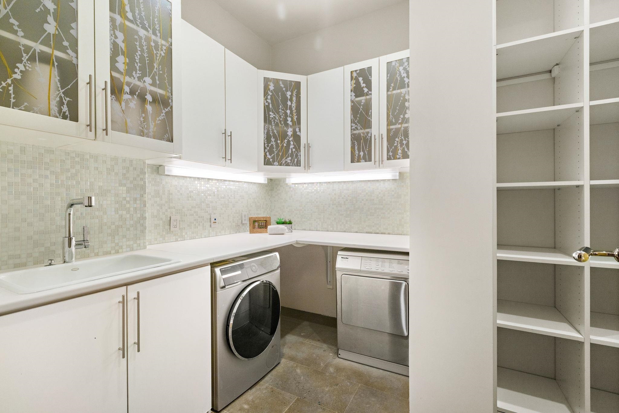 1500 HUDSON ST Unit: 11FG