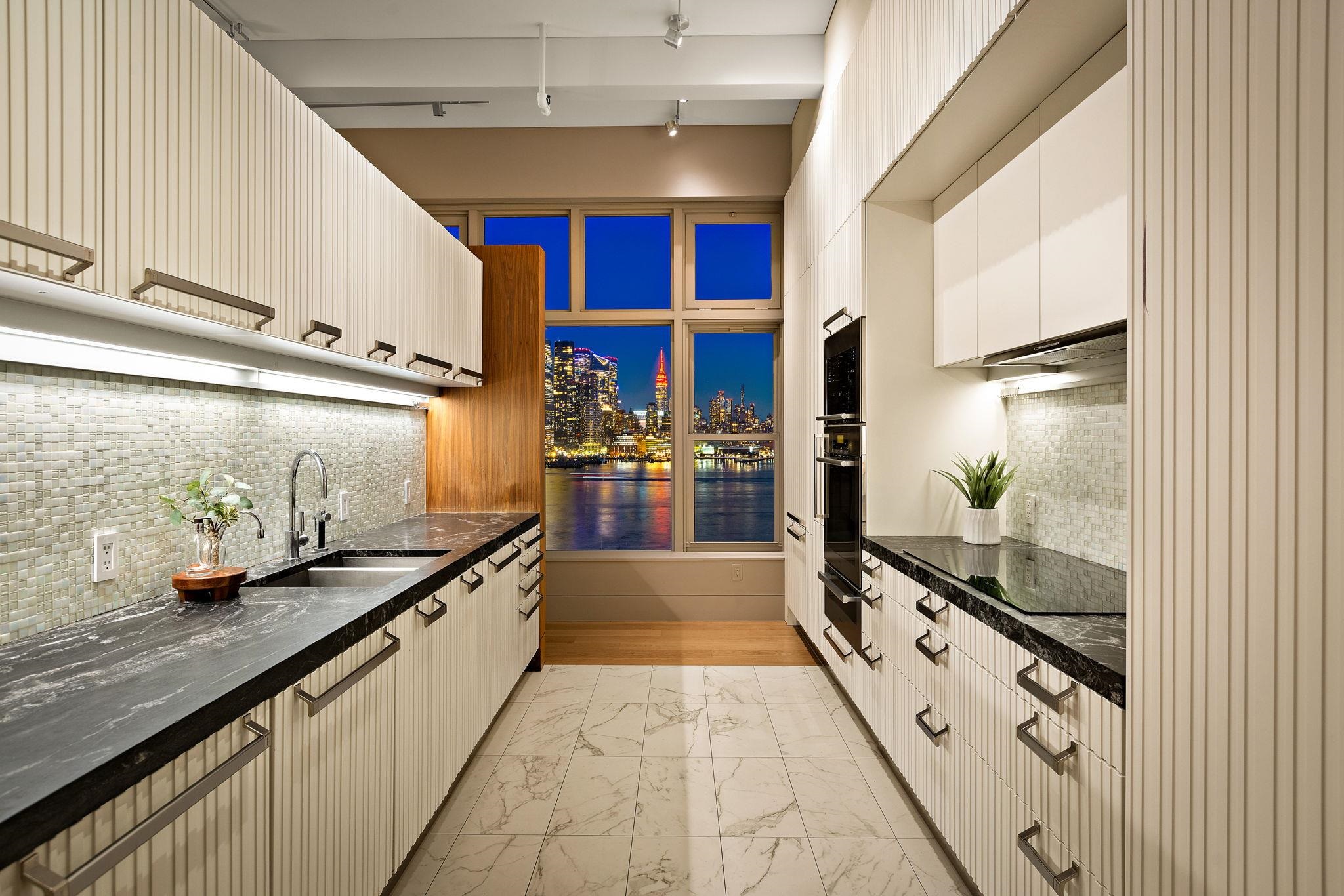 1500 HUDSON ST Unit: 11FG