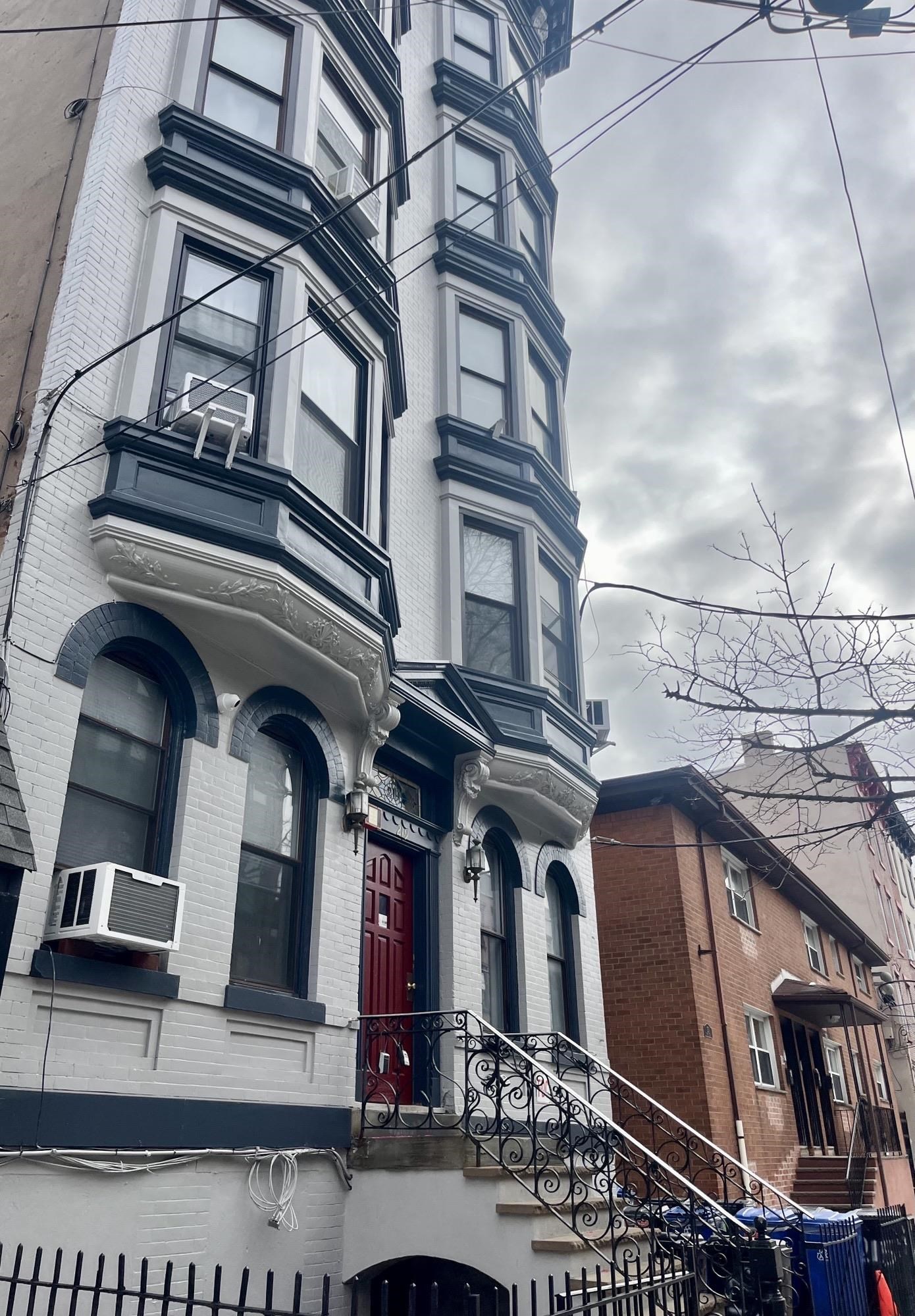 219 PARK AVE Unit: 12