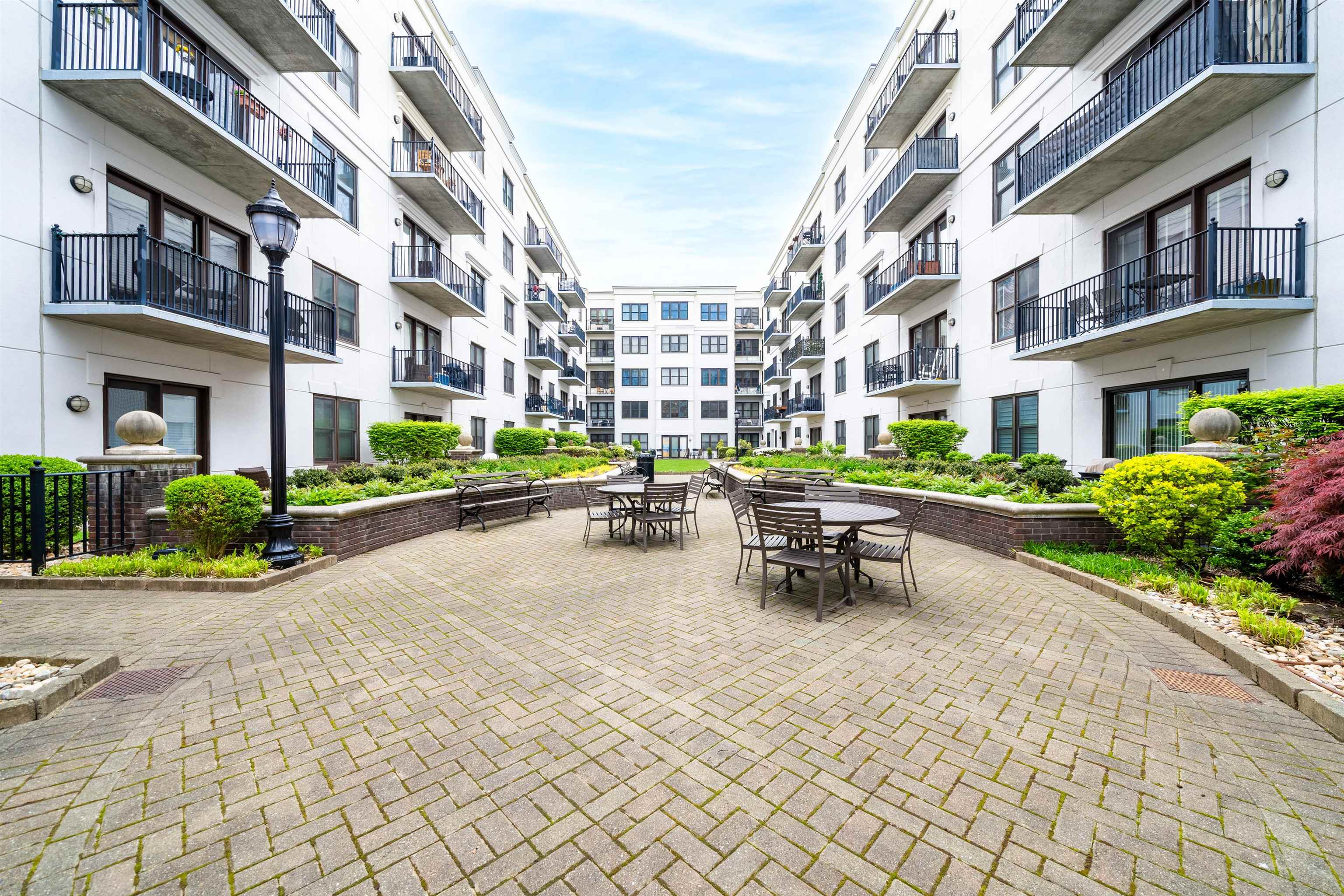 1201 ADAMS ST Unit: 413