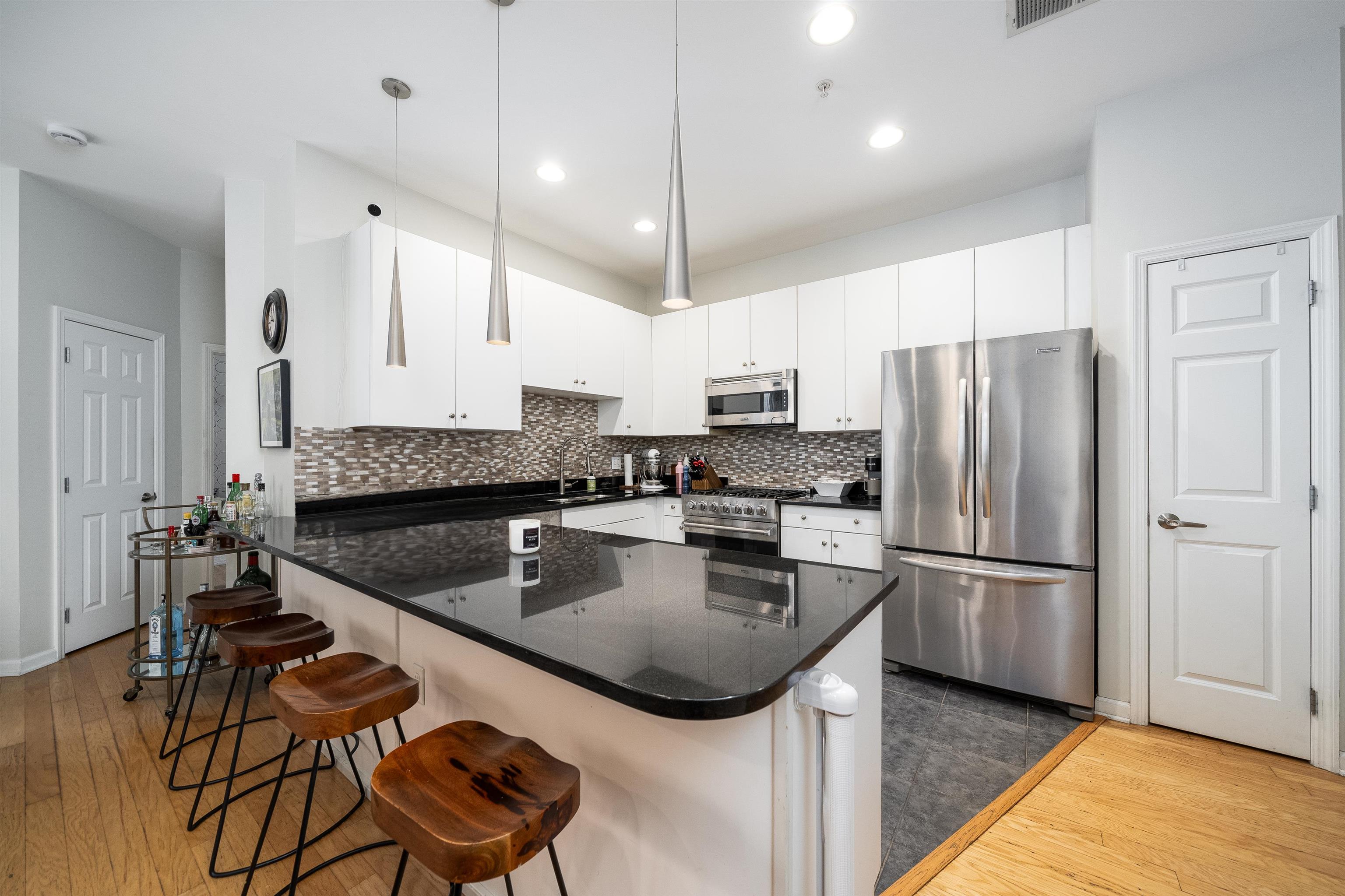 1201 ADAMS ST Unit: 413