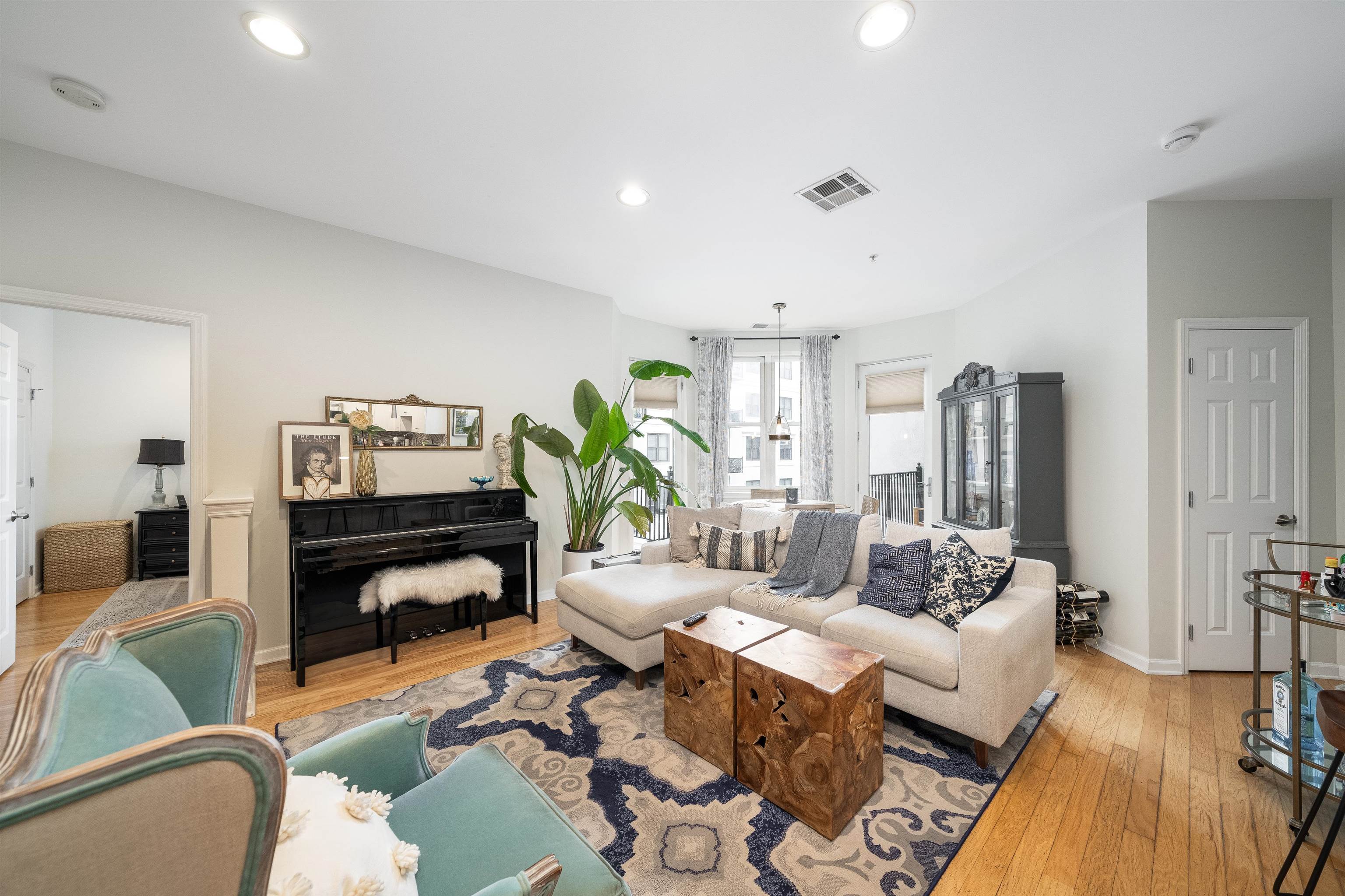 1201 ADAMS ST Unit: 413