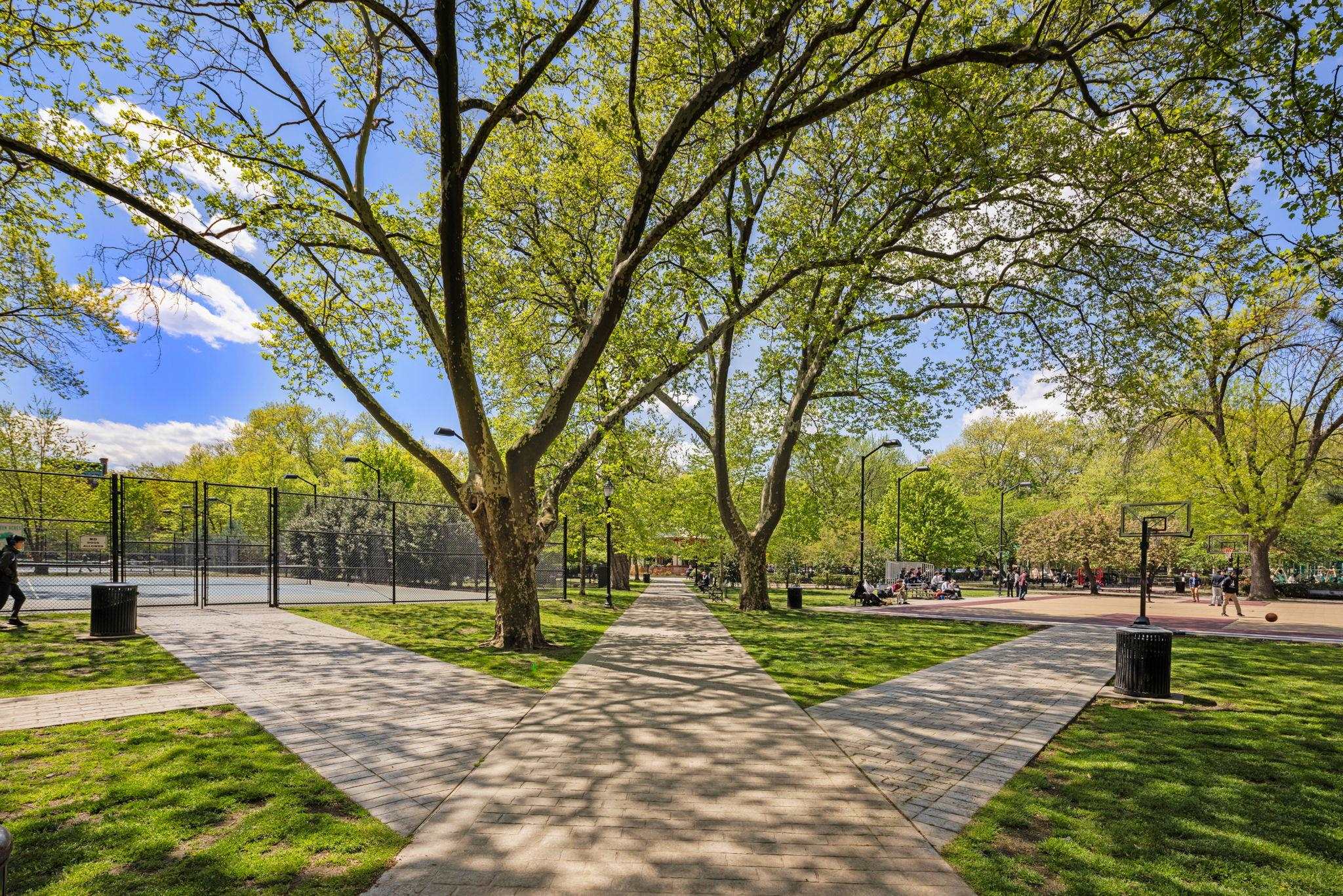 25 MCWILLIAMS PL Unit: 307