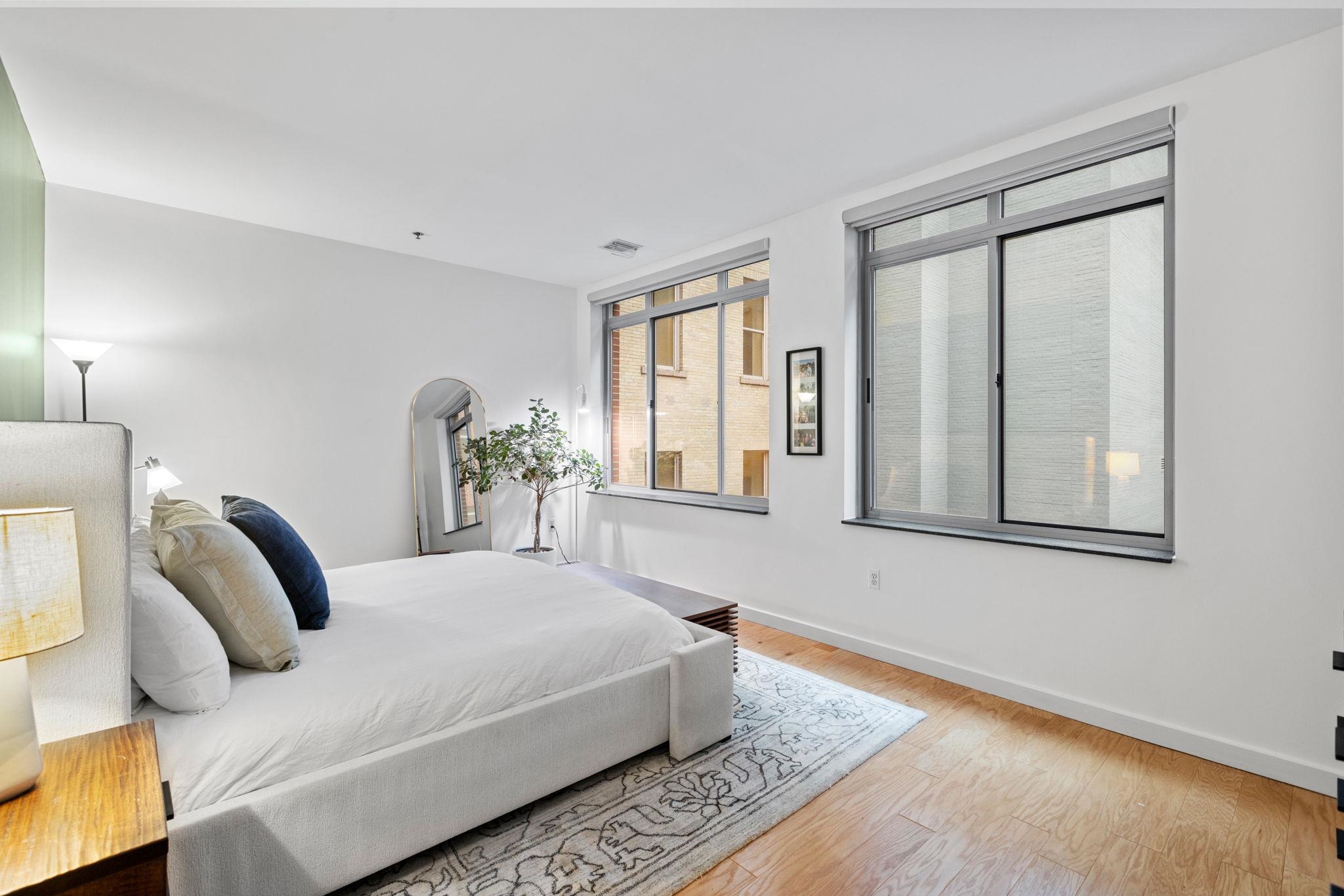 25 MCWILLIAMS PL Unit: 307