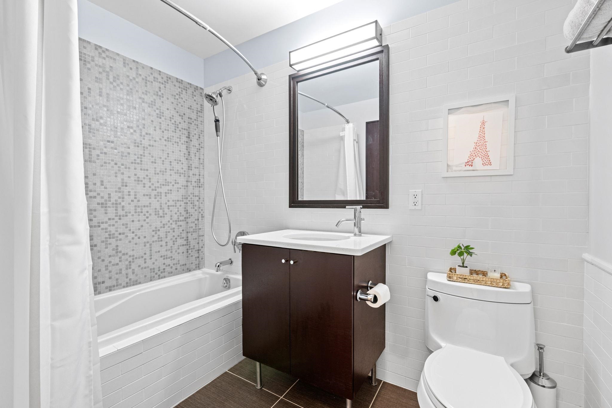 25 MCWILLIAMS PL Unit: 307