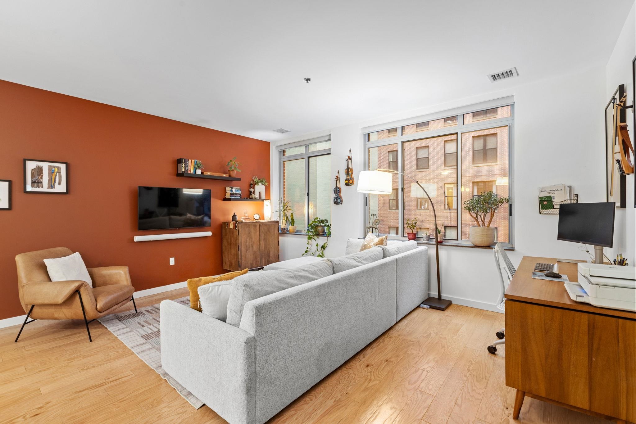 25 MCWILLIAMS PL Unit: 307