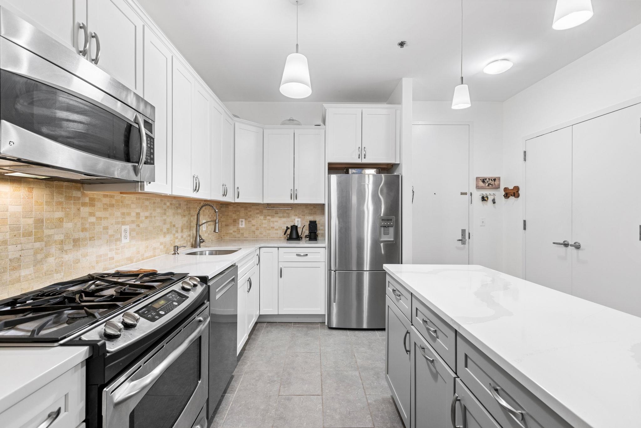 25 MCWILLIAMS PL Unit: 307