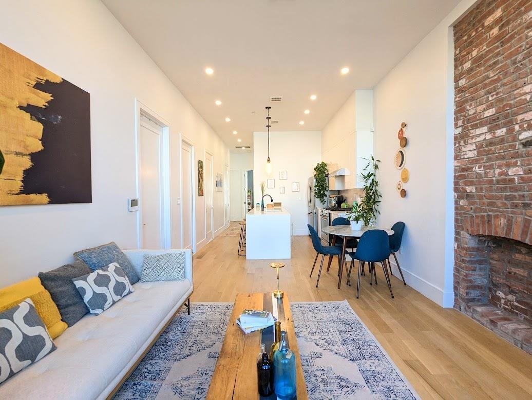 33 WAVERLY ST Unit: 2