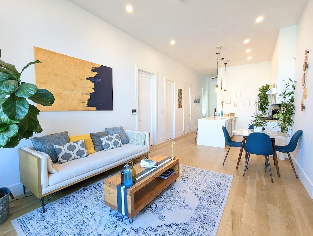 33 WAVERLY ST Unit: 2