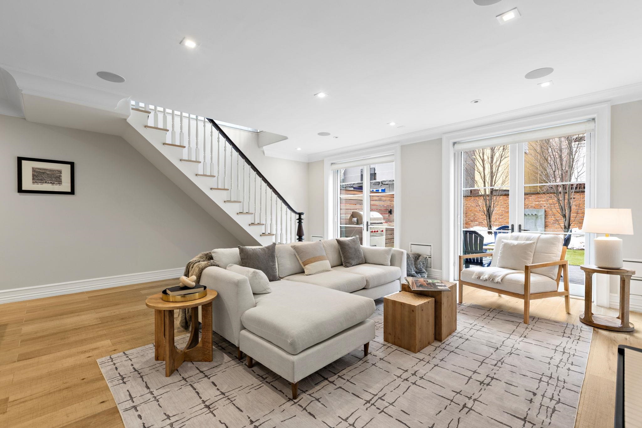 110 PARK AVE Unit: 1