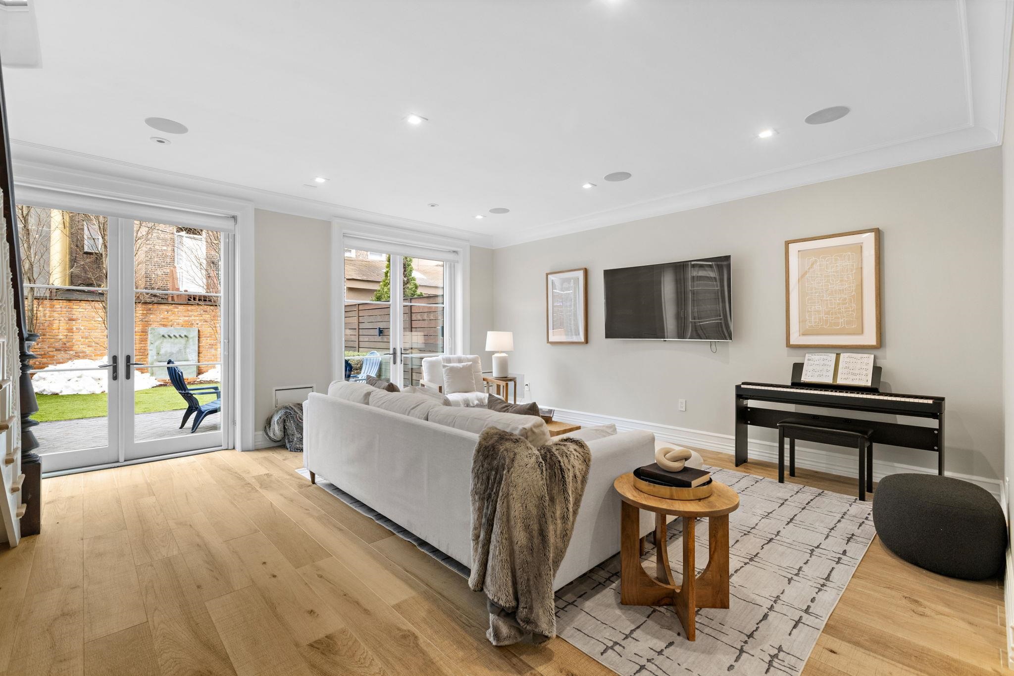 110 PARK AVE Unit: 1