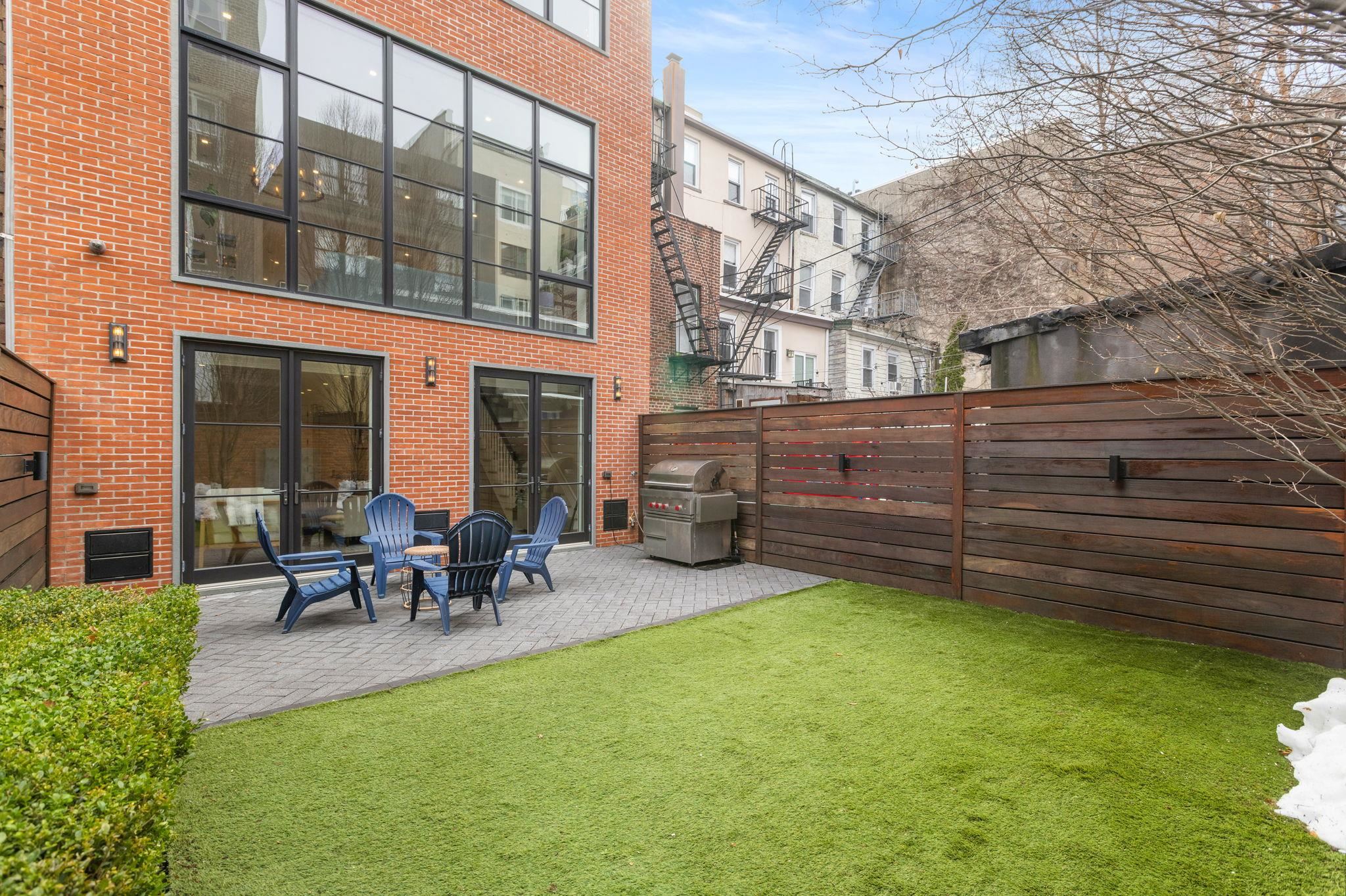 110 PARK AVE Unit: 1