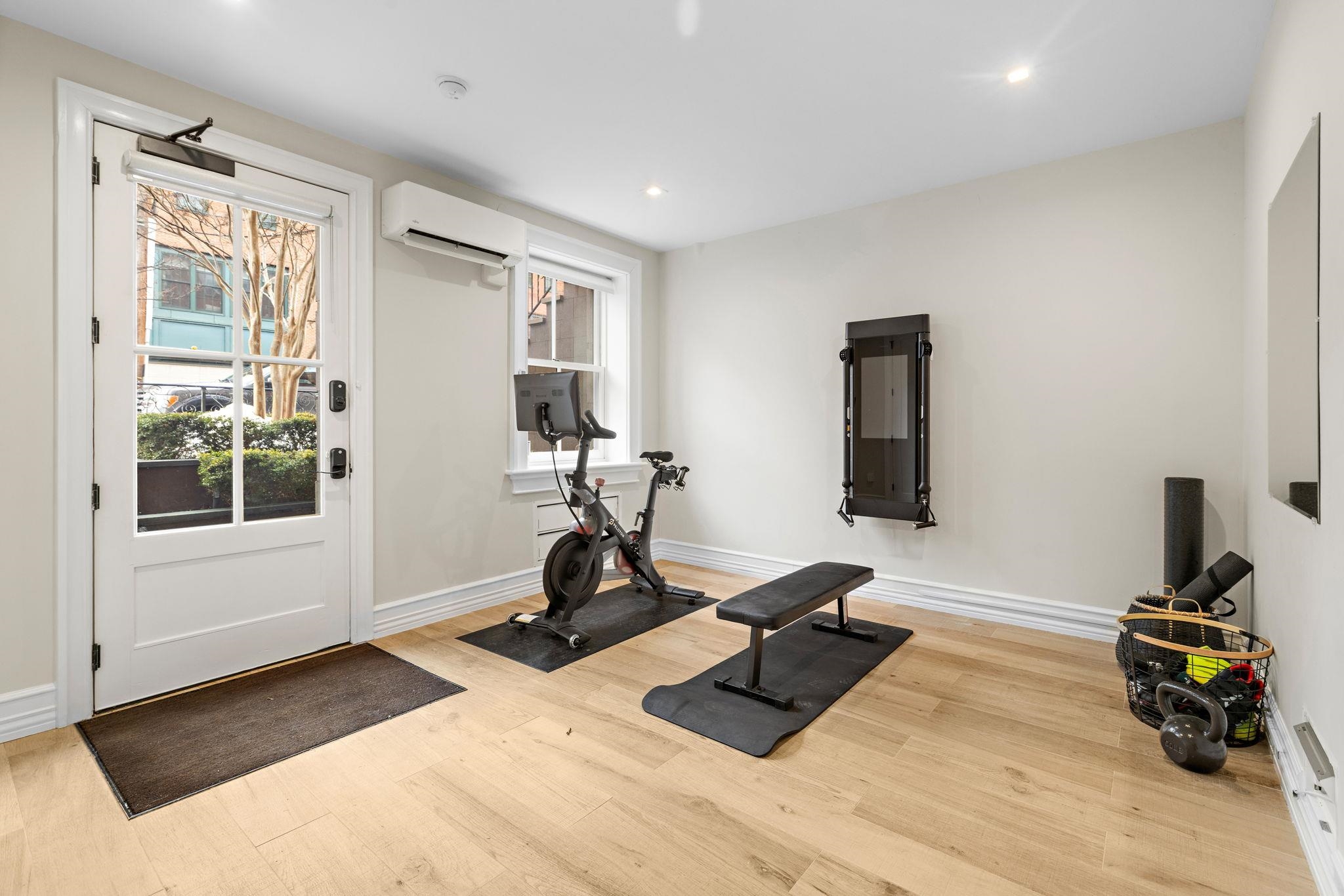 110 PARK AVE Unit: 1