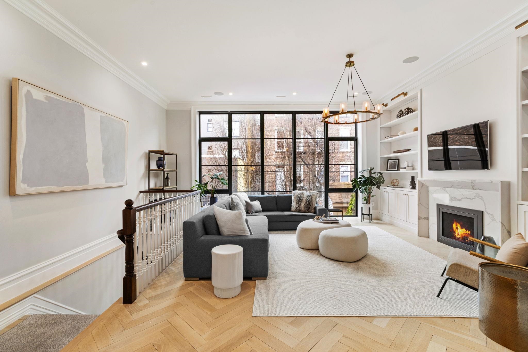 110 PARK AVE Unit: 1