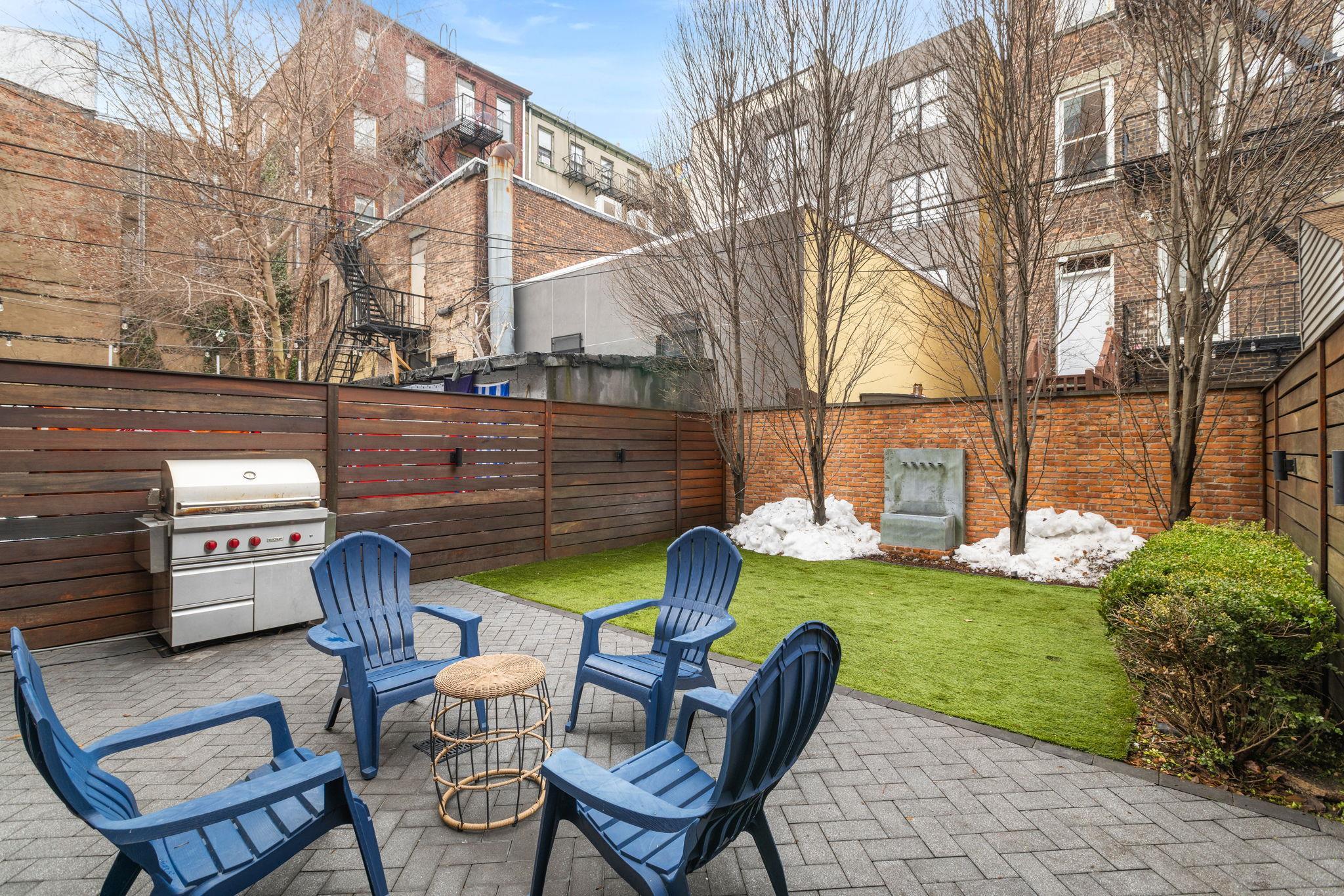 110 PARK AVE Unit: 1