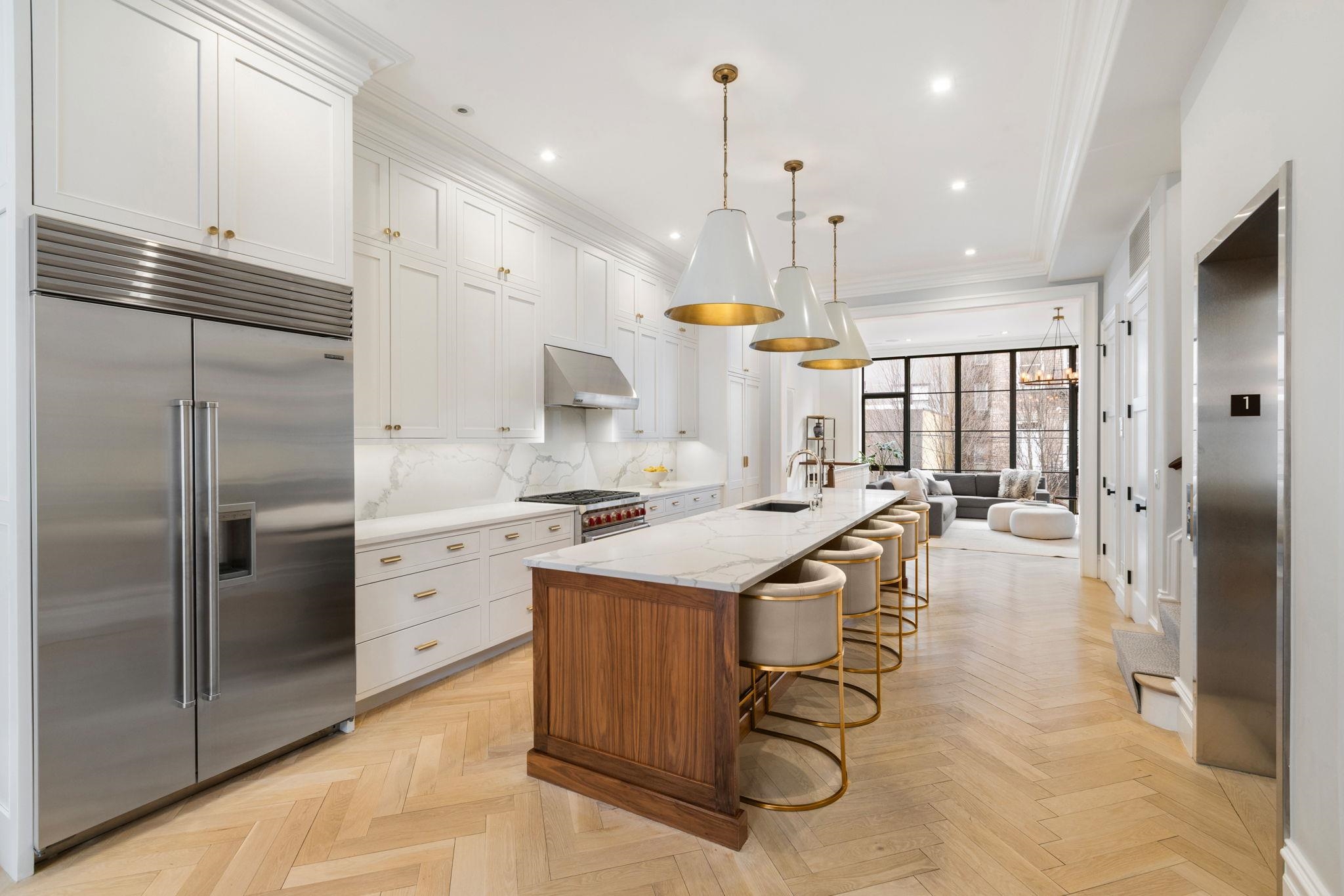 110 PARK AVE Unit: 1