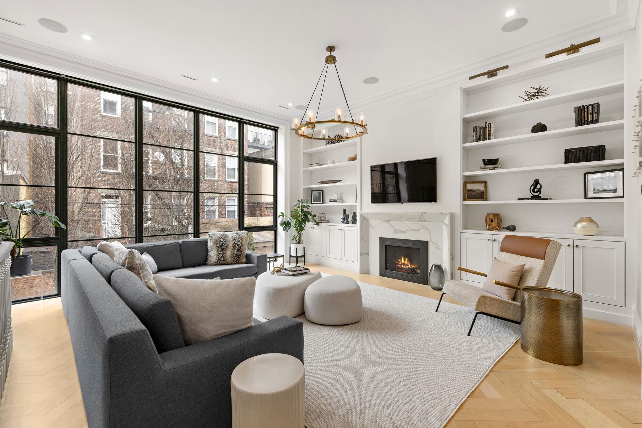 110 PARK AVE Unit: 1