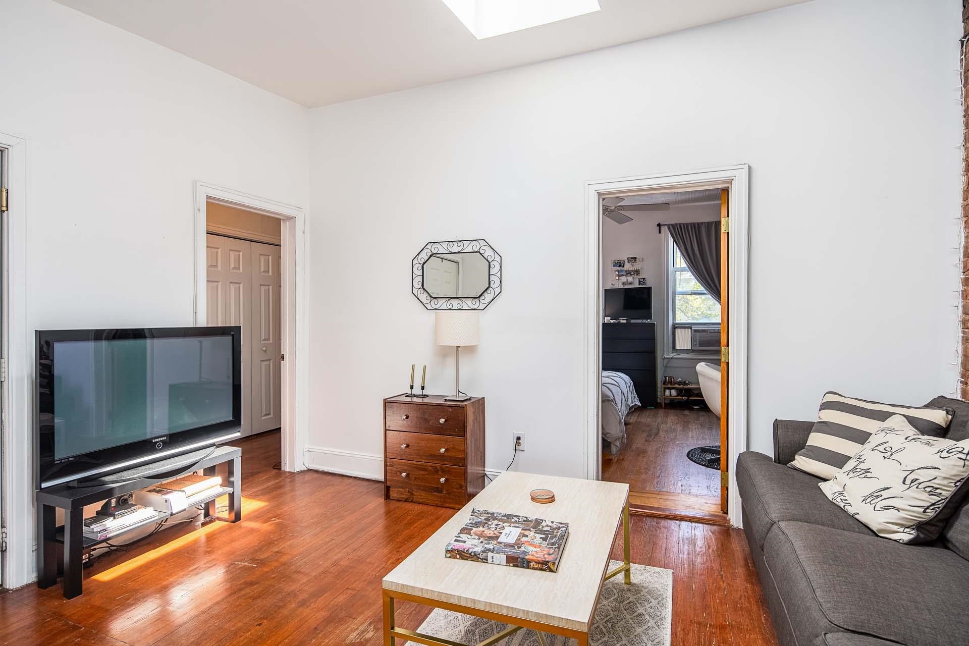 710 BLOOMFIELD ST Unit: 3