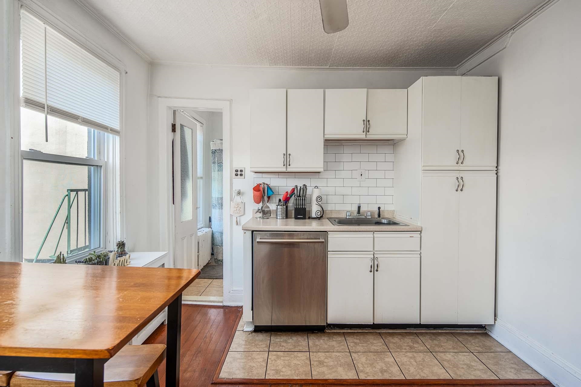 710 BLOOMFIELD ST Unit: 3