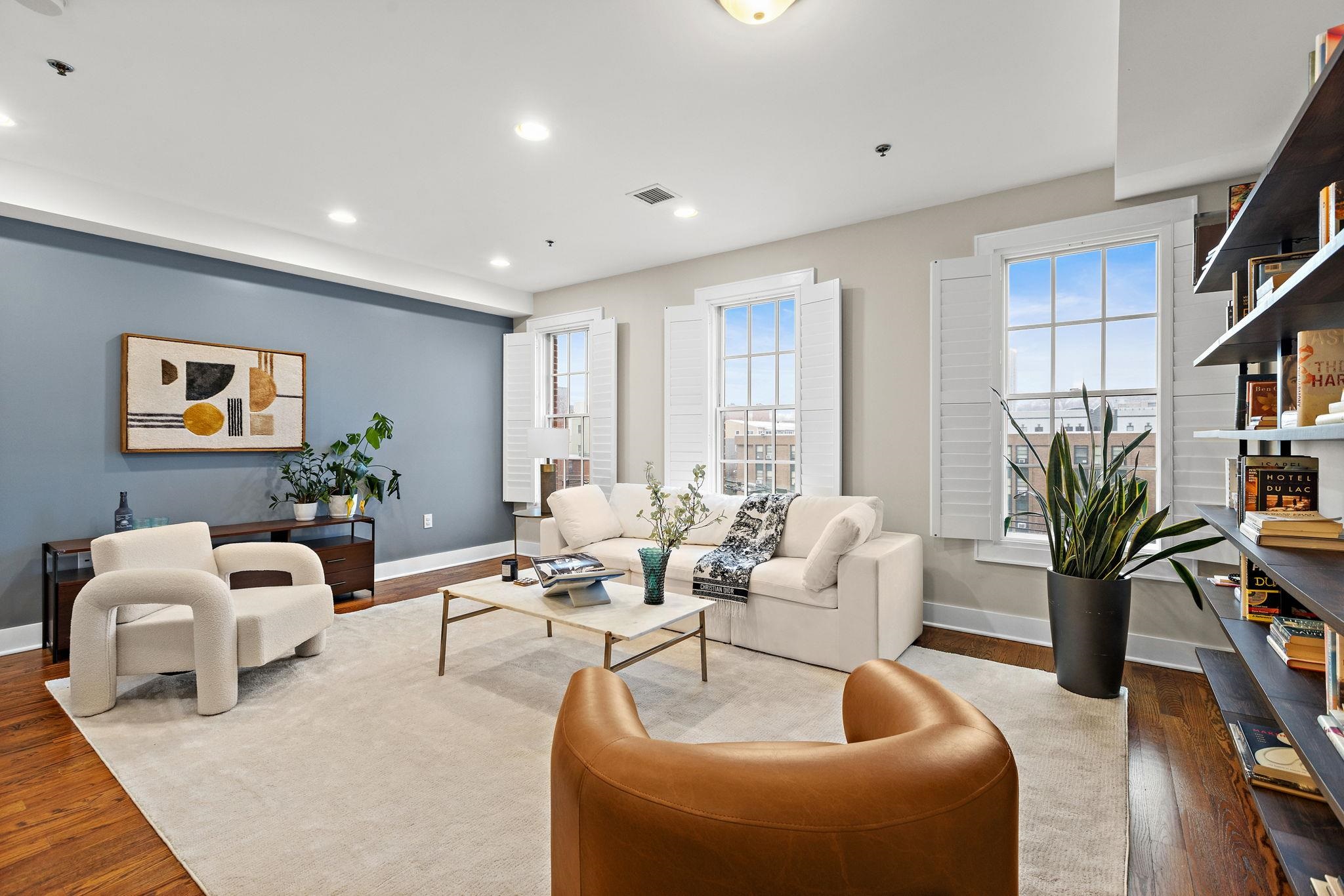 1107 WILLOW AVE Unit: 3