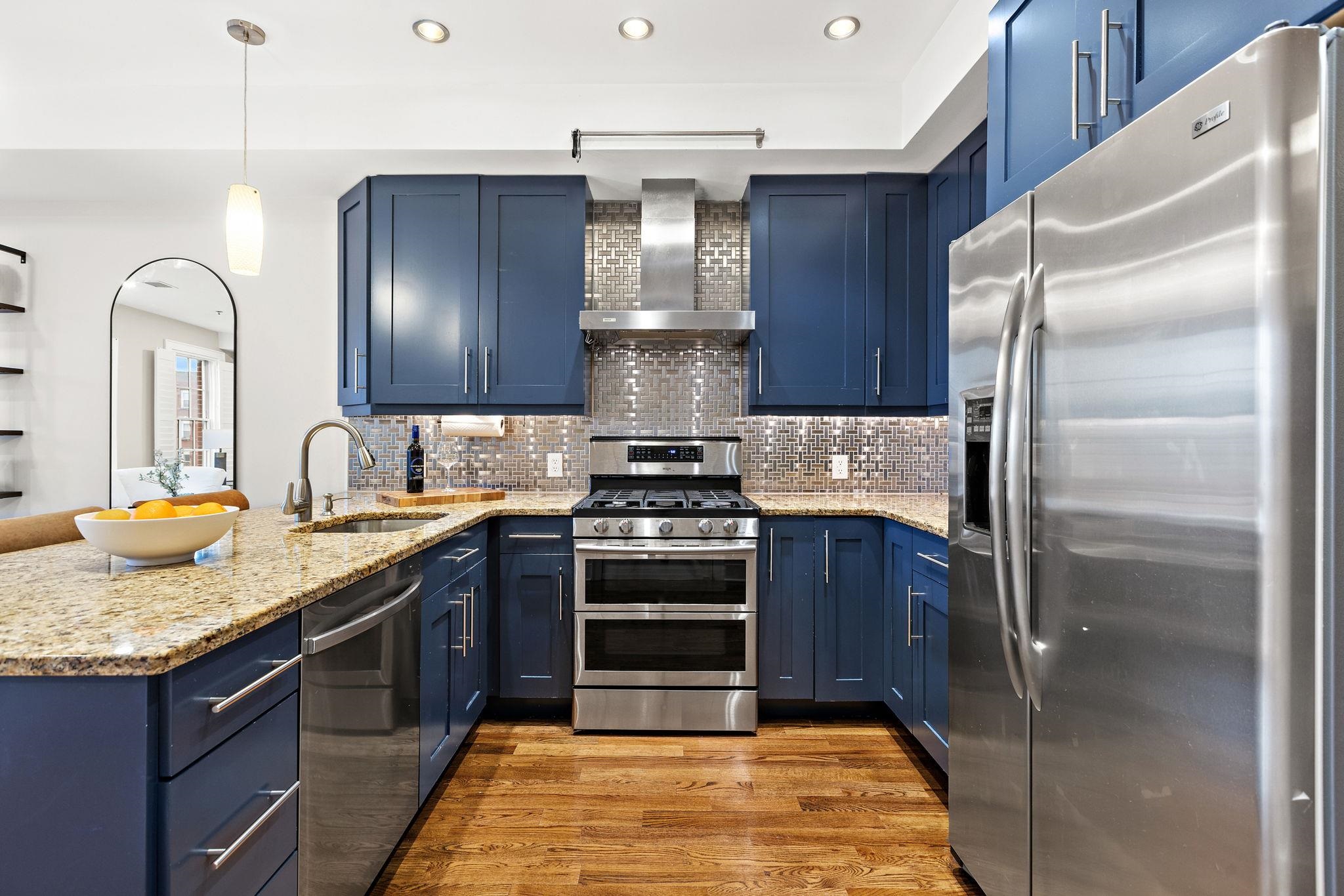 1107 WILLOW AVE Unit: 3