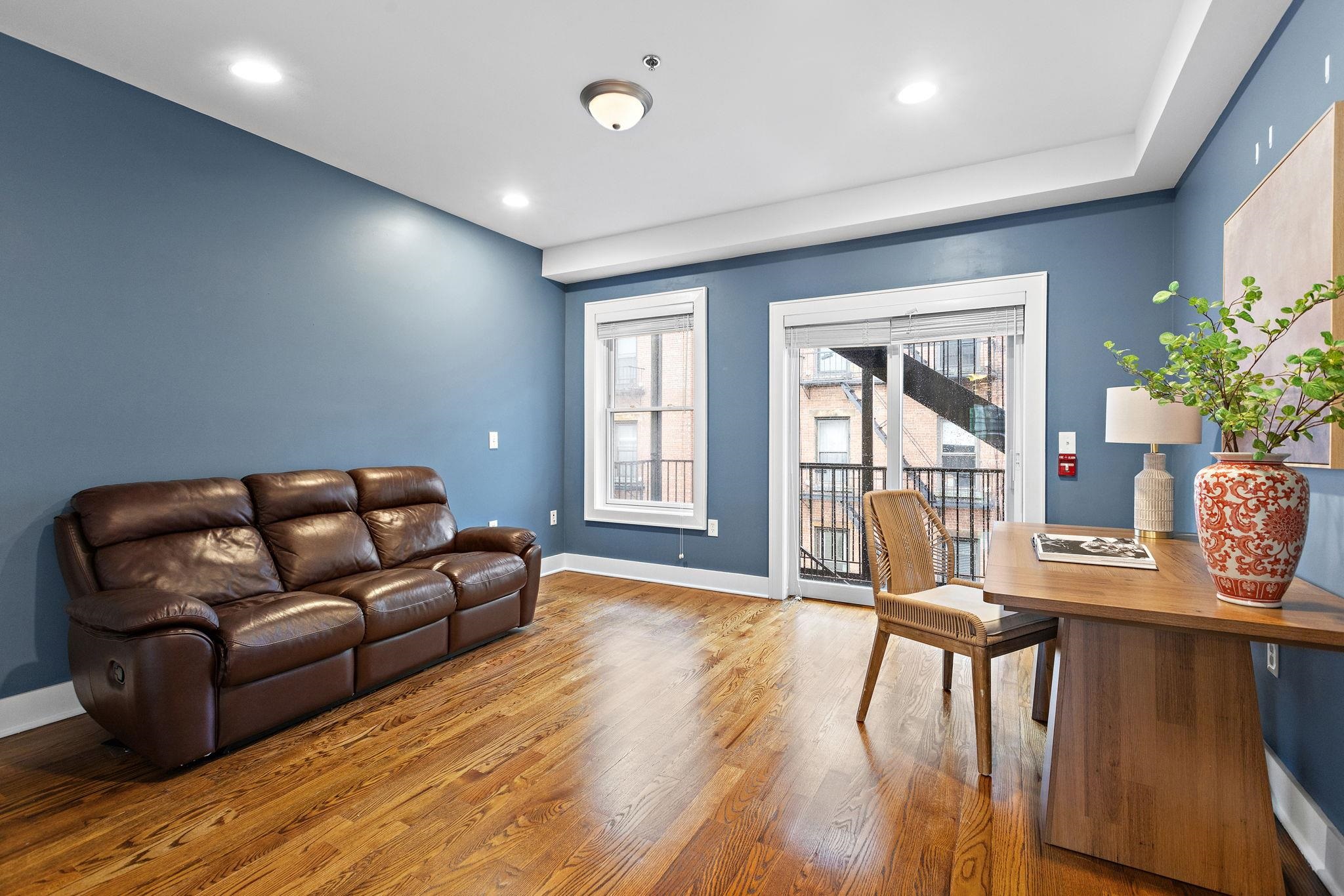 1107 WILLOW AVE Unit: 3