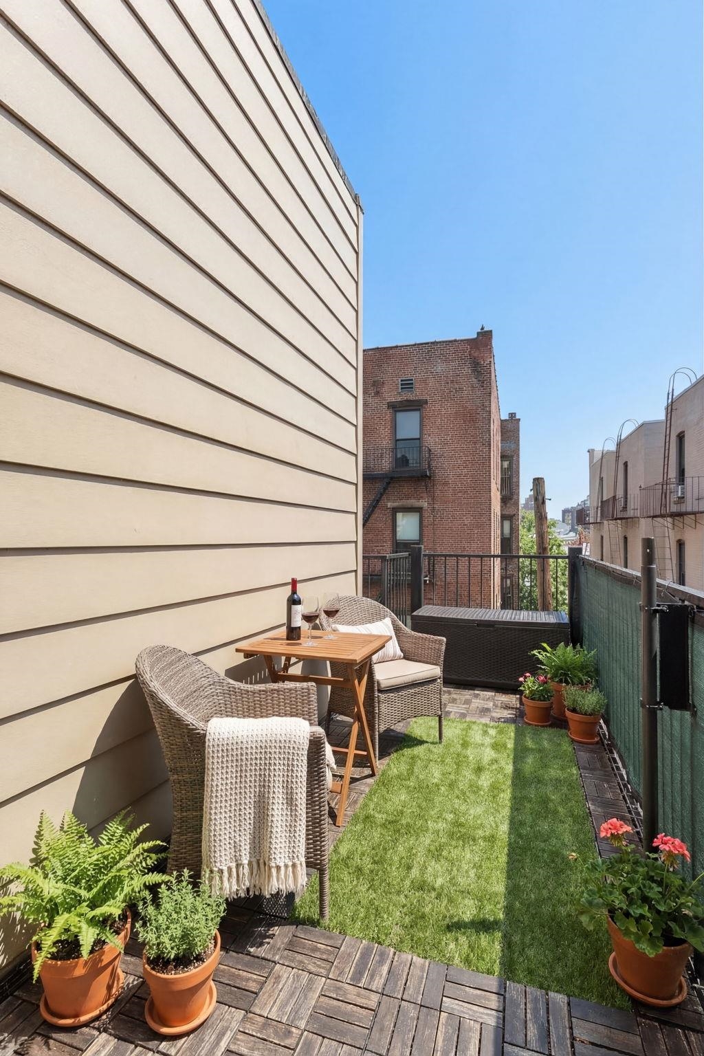 1107 WILLOW AVE Unit: 3