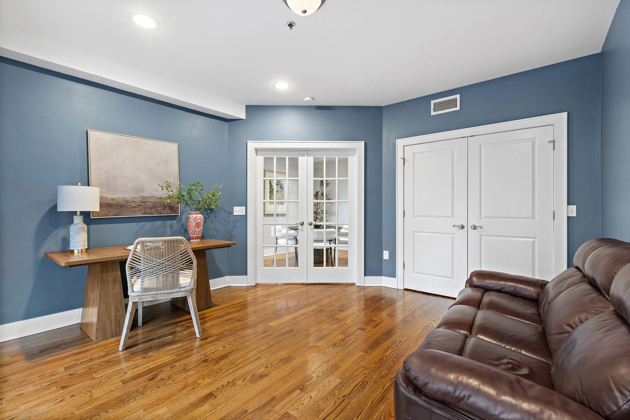 1107 WILLOW AVE Unit: 3