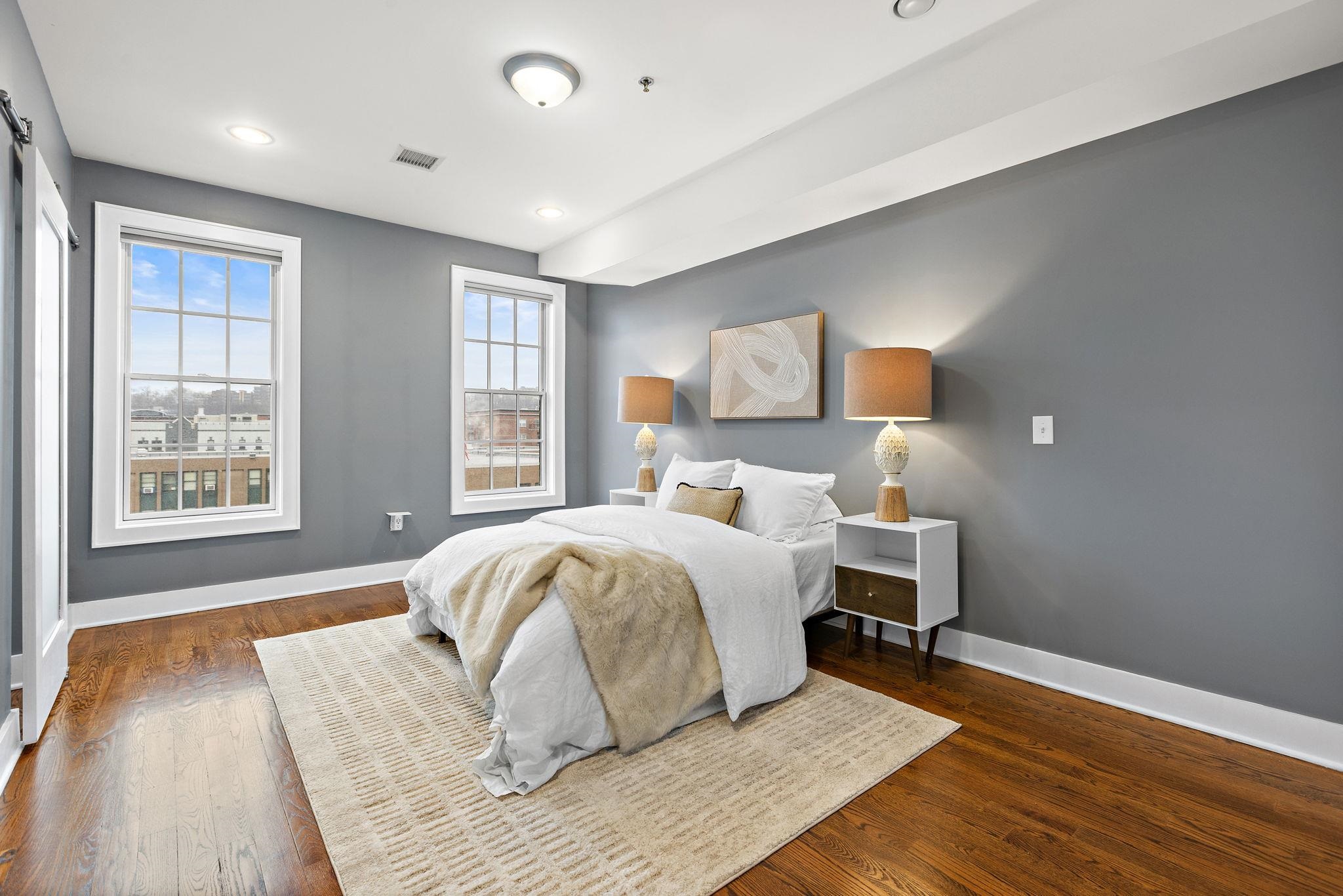 1107 WILLOW AVE Unit: 3