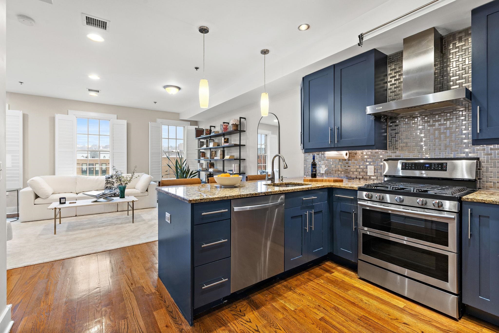 1107 WILLOW AVE Unit: 3