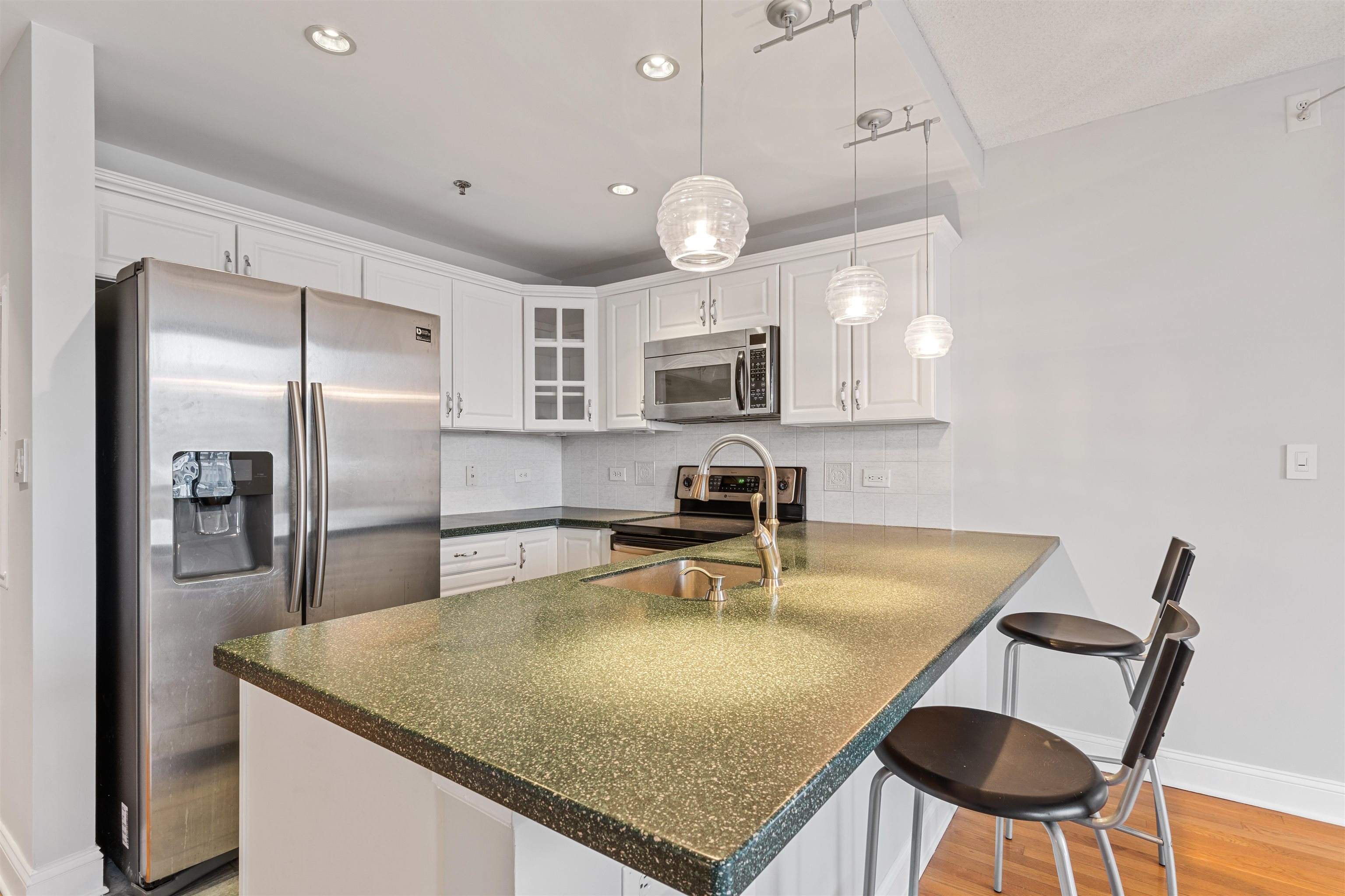 415 NEWARK ST Unit: 6C