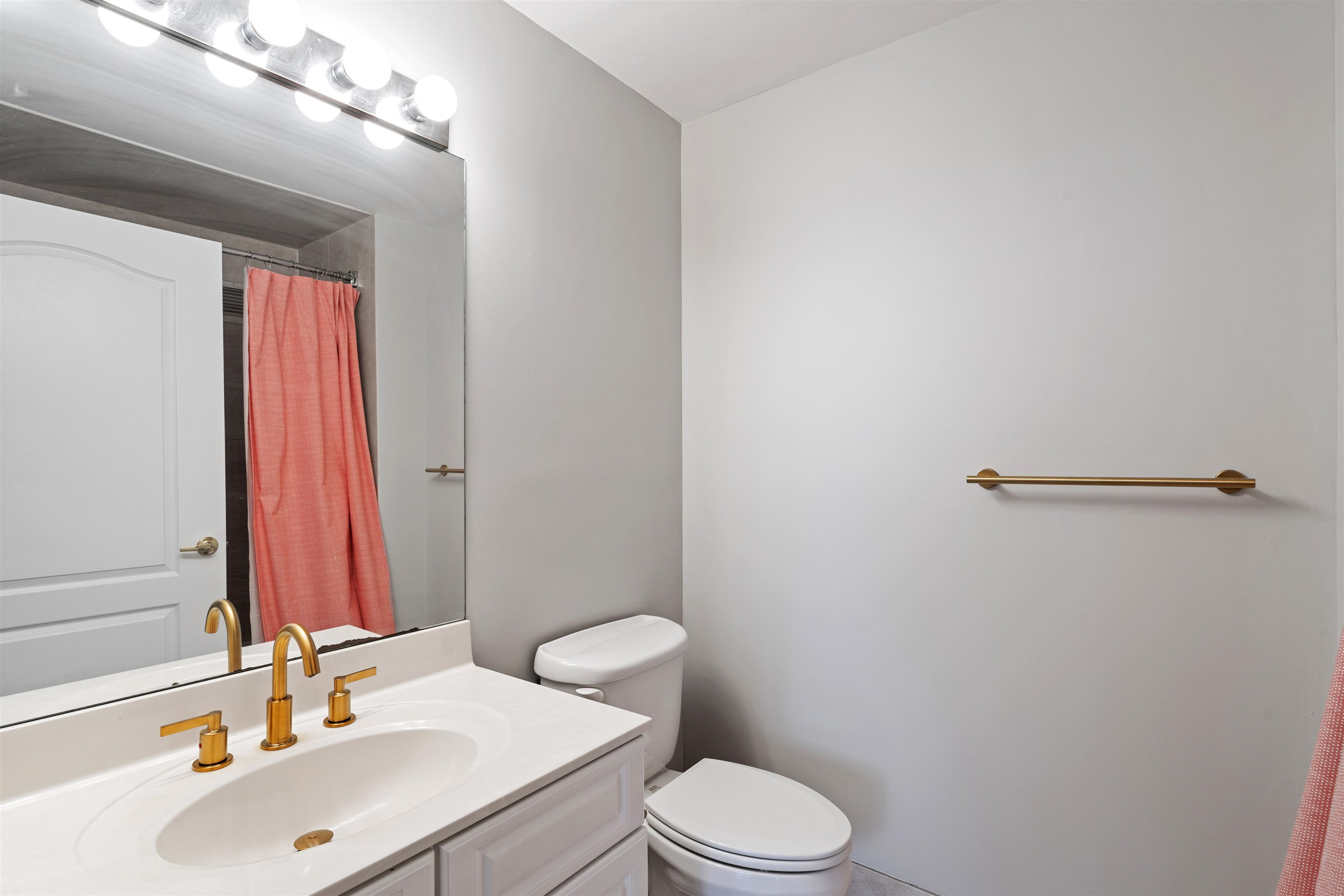 415 NEWARK ST Unit: 6C