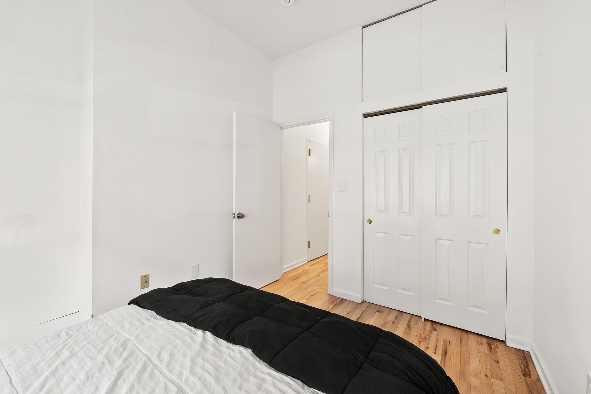 813 PARK AVE Unit: 2