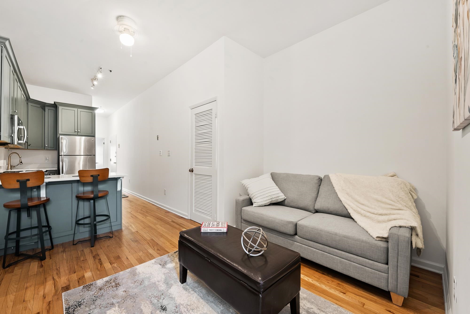 813 PARK AVE Unit: 2