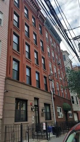 525 ADAMS ST Unit: 4L