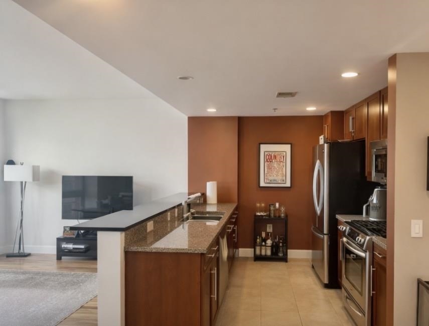 800 JACKSON ST Unit: 405