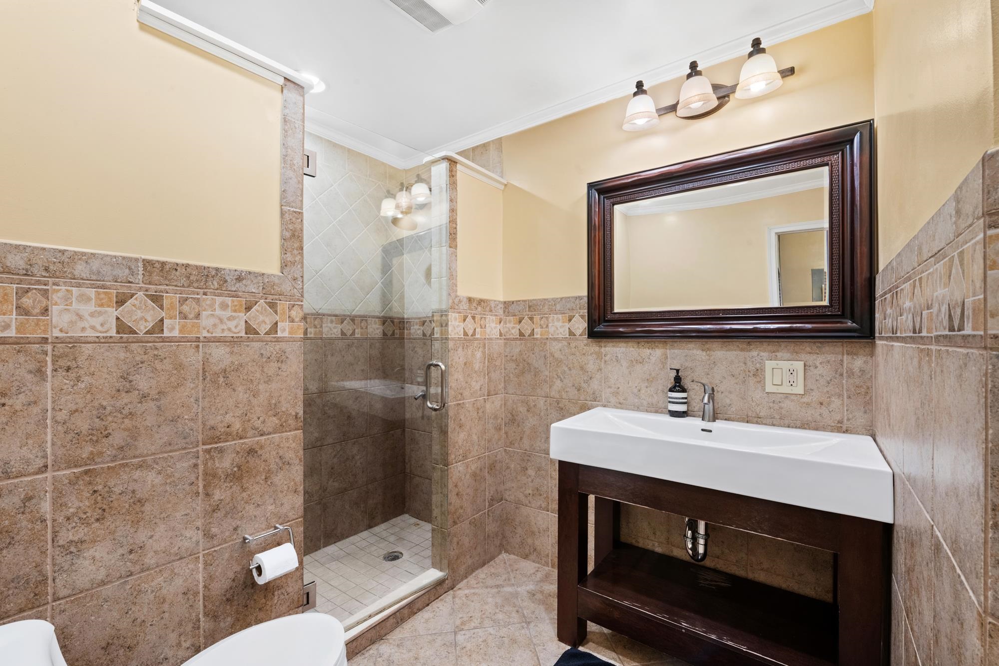 209 WASHINGTON ST Unit: 3