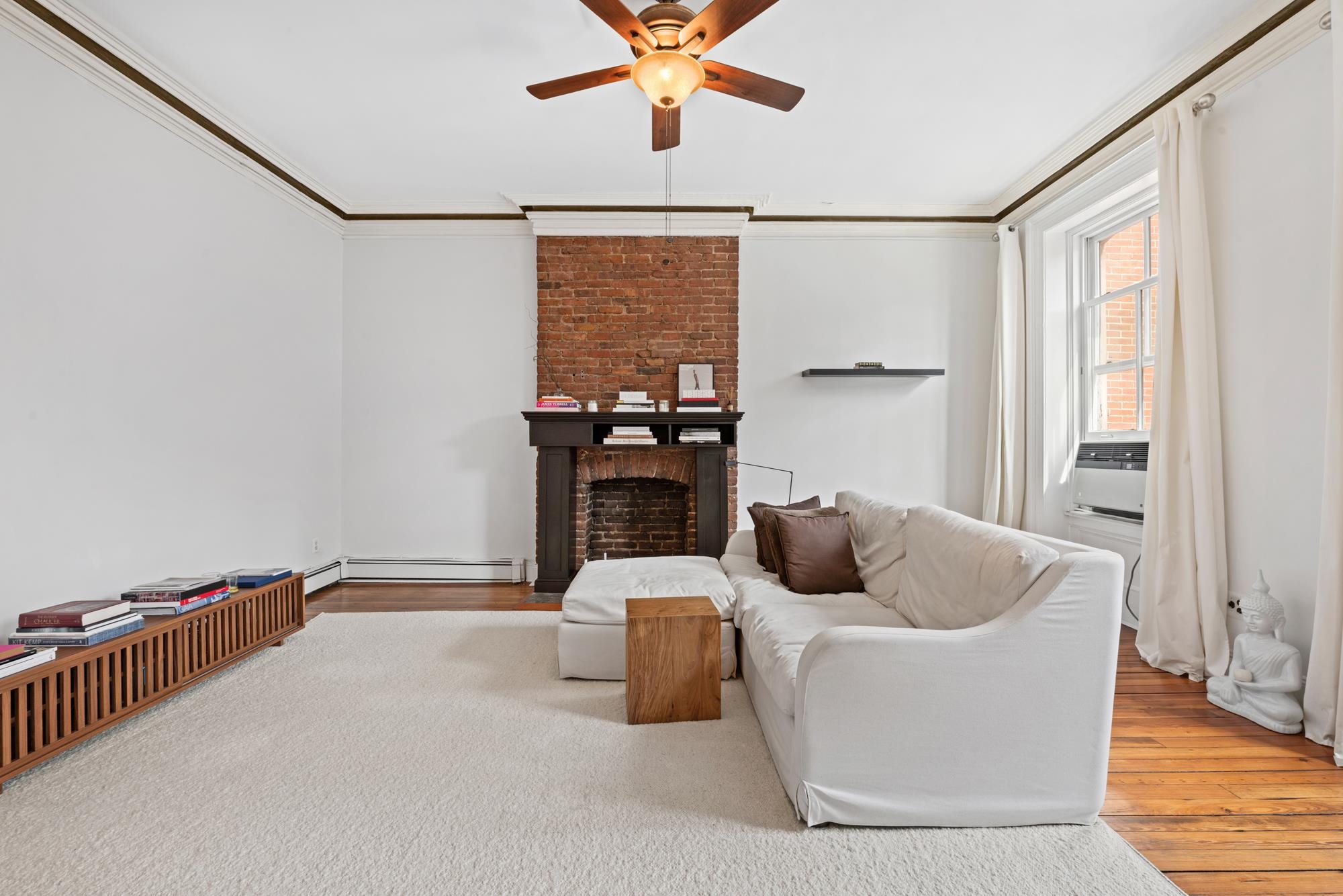 209 WASHINGTON ST Unit: 3