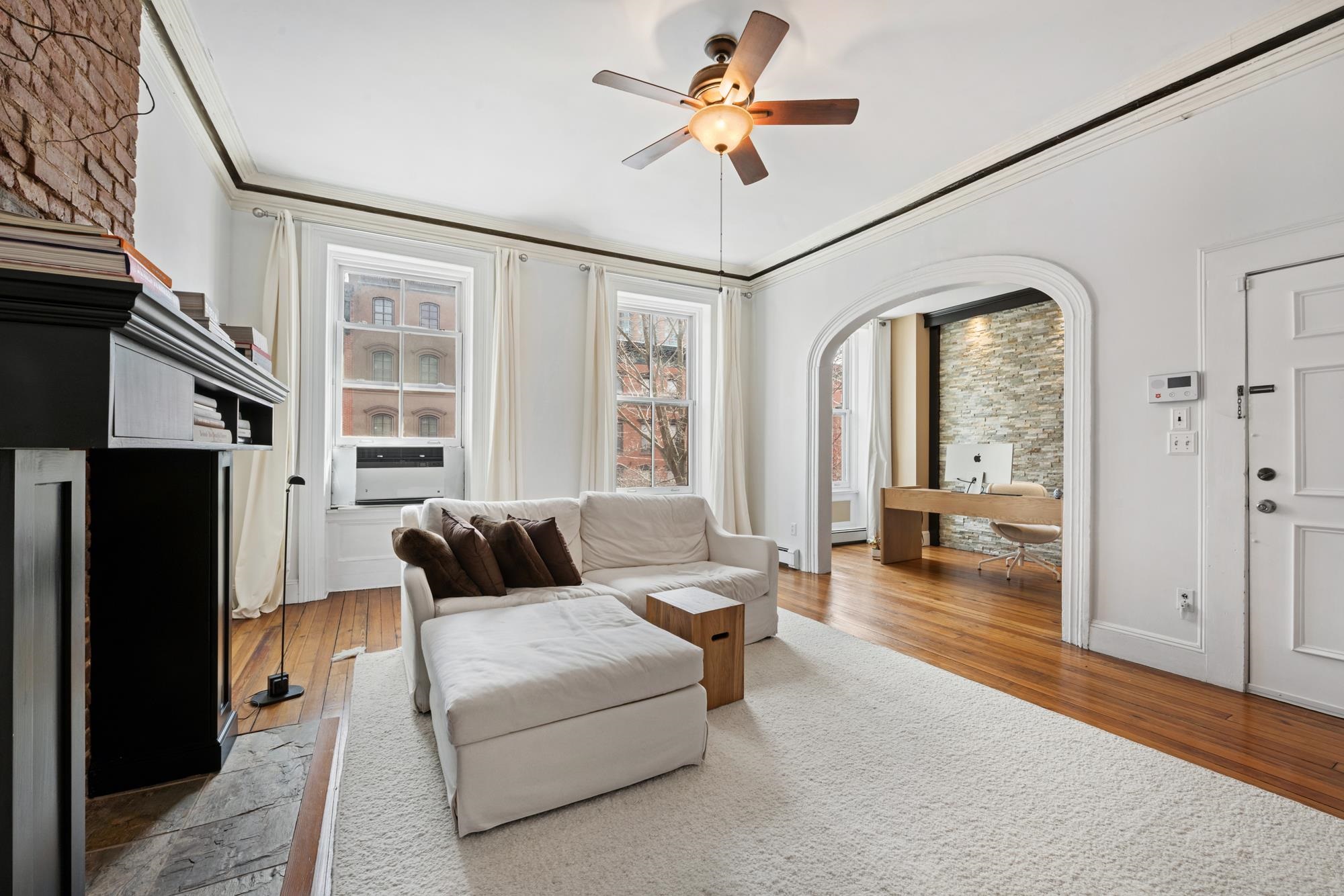 209 WASHINGTON ST Unit: 3