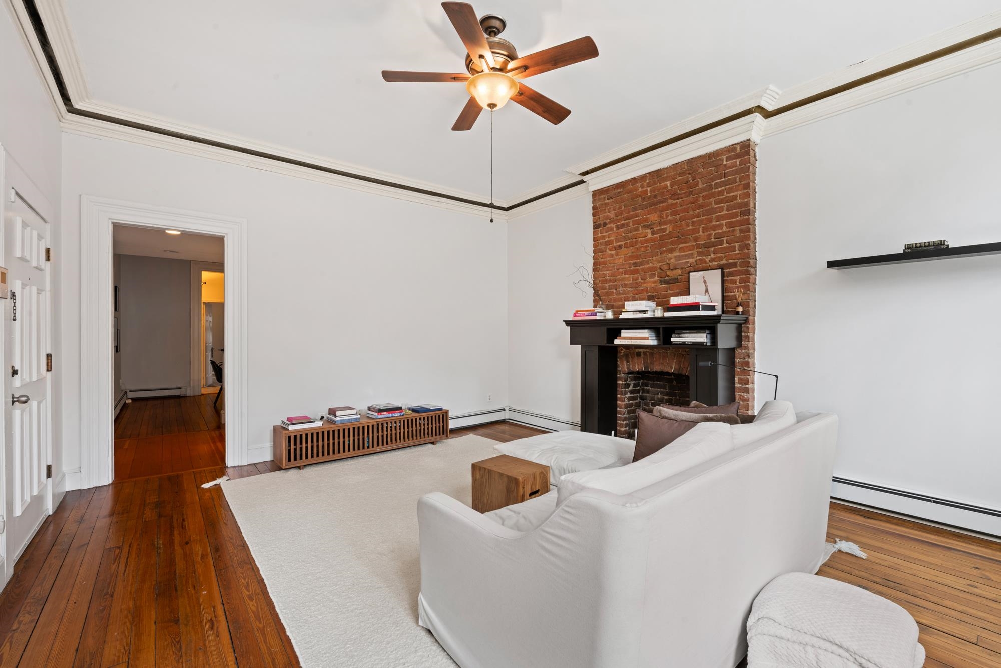 209 WASHINGTON ST Unit: 3