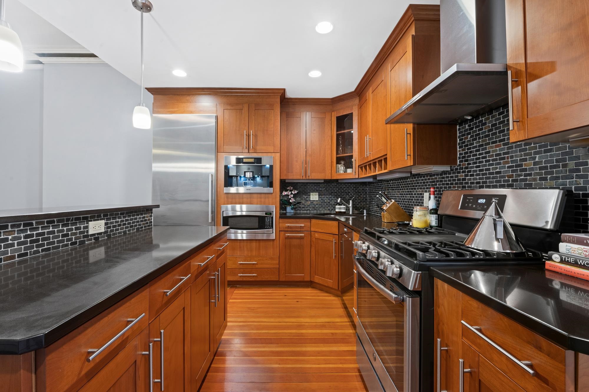 209 WASHINGTON ST Unit: 3