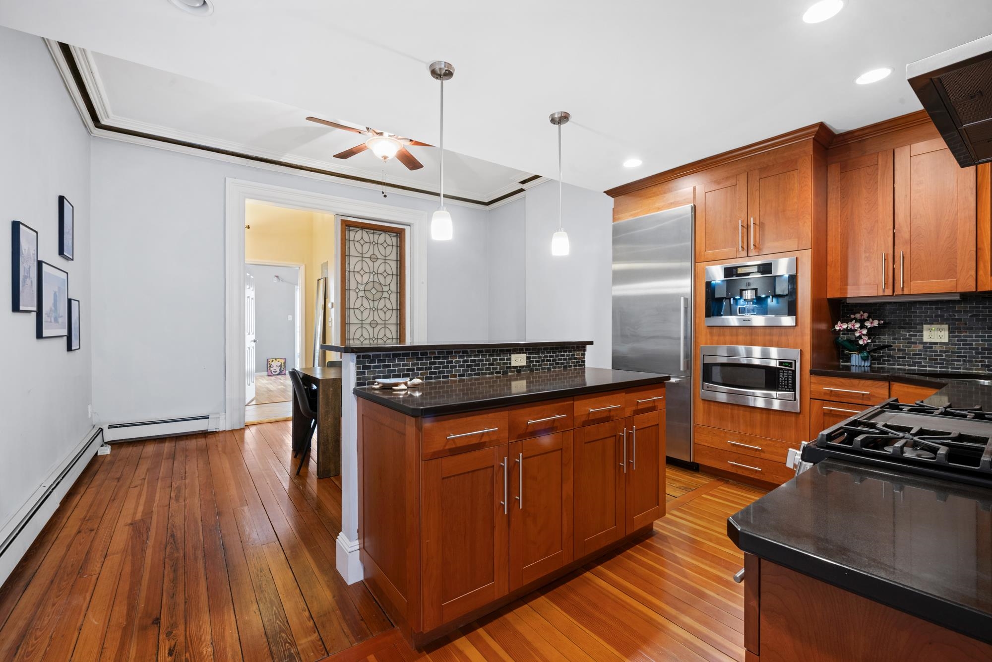 209 WASHINGTON ST Unit: 3