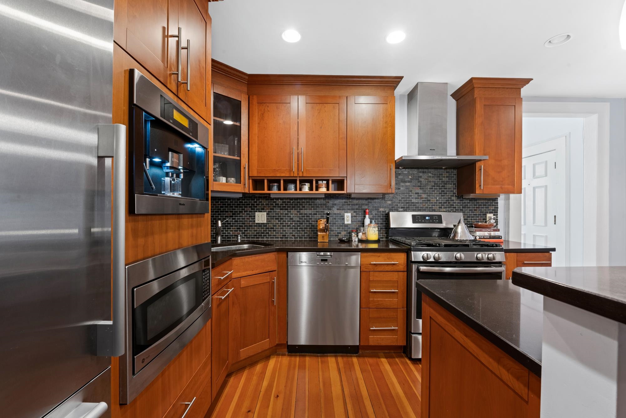 209 WASHINGTON ST Unit: 3