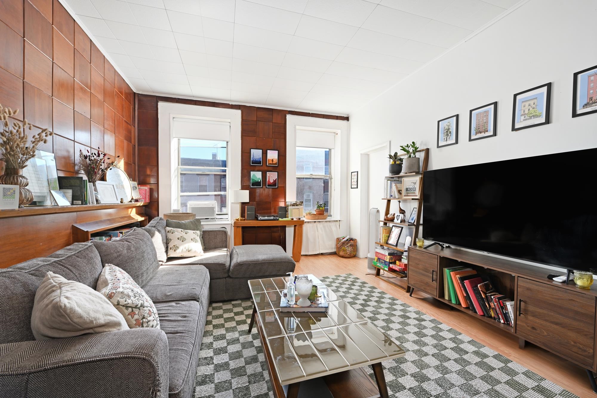 902 PARK AVE Unit: 3