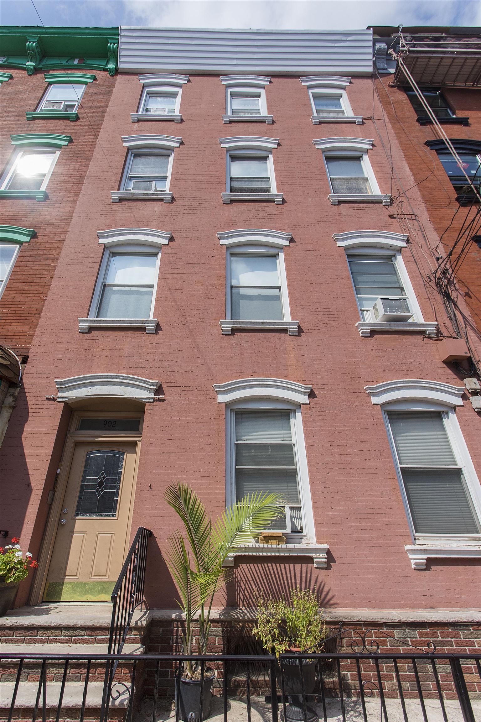 902 PARK AVE Unit: 3