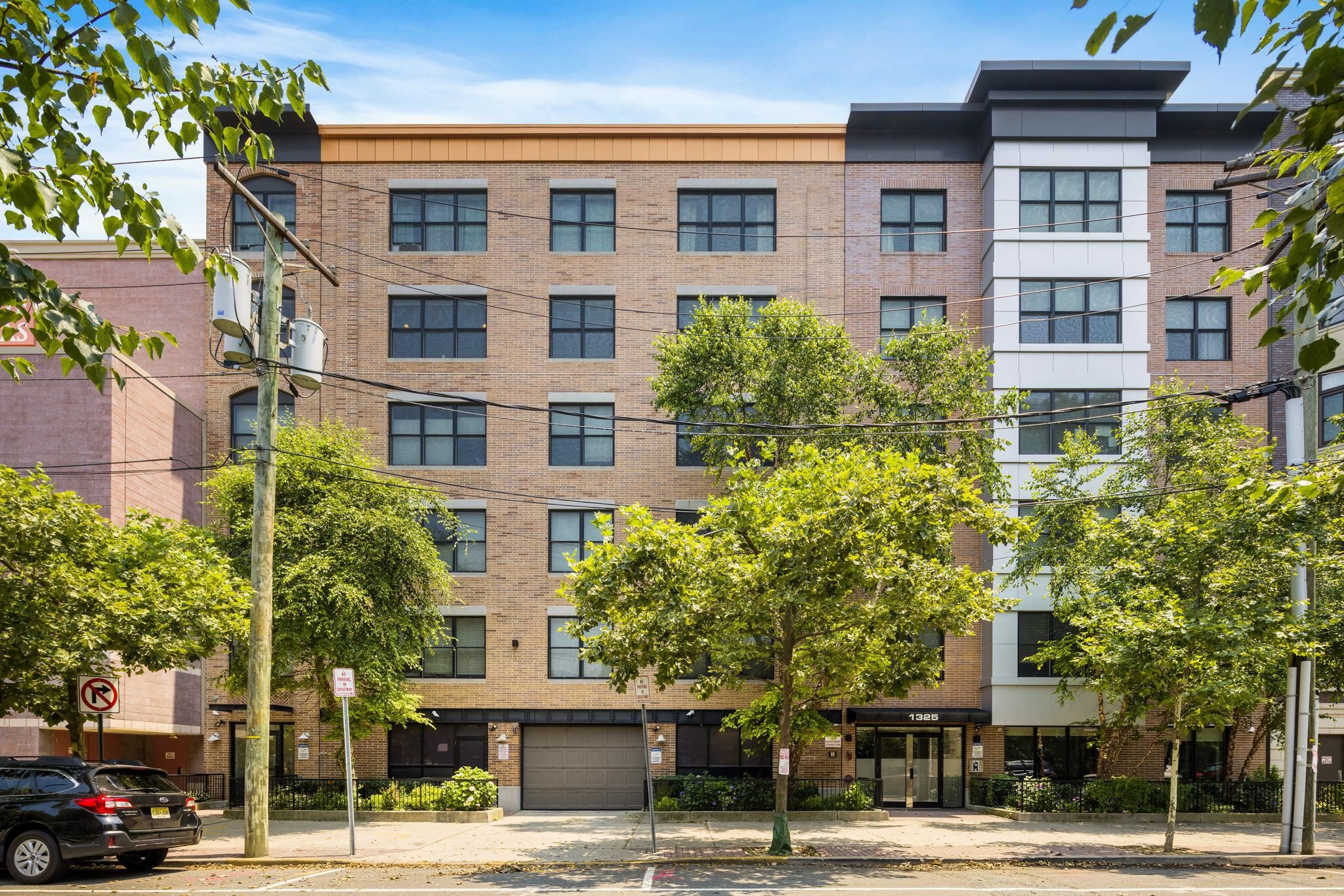 1325 ADAMS ST Unit: 201