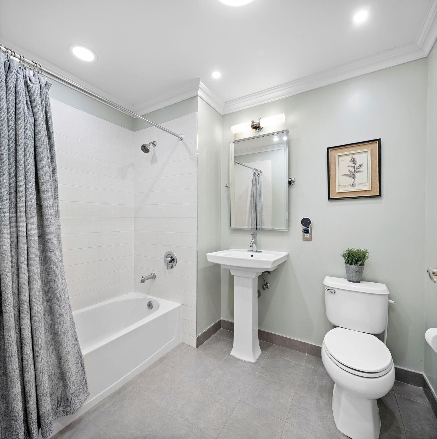 1325 ADAMS ST Unit: 201