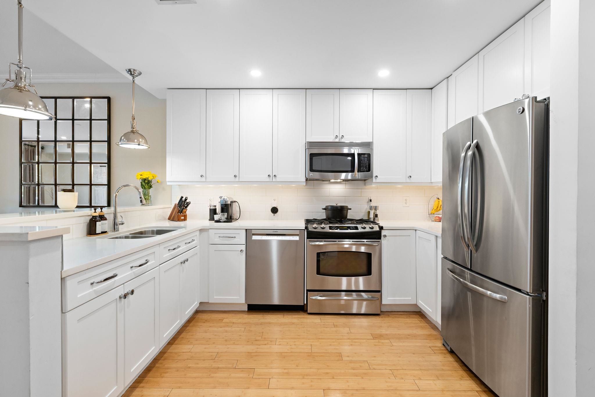 1325 ADAMS ST Unit: 201