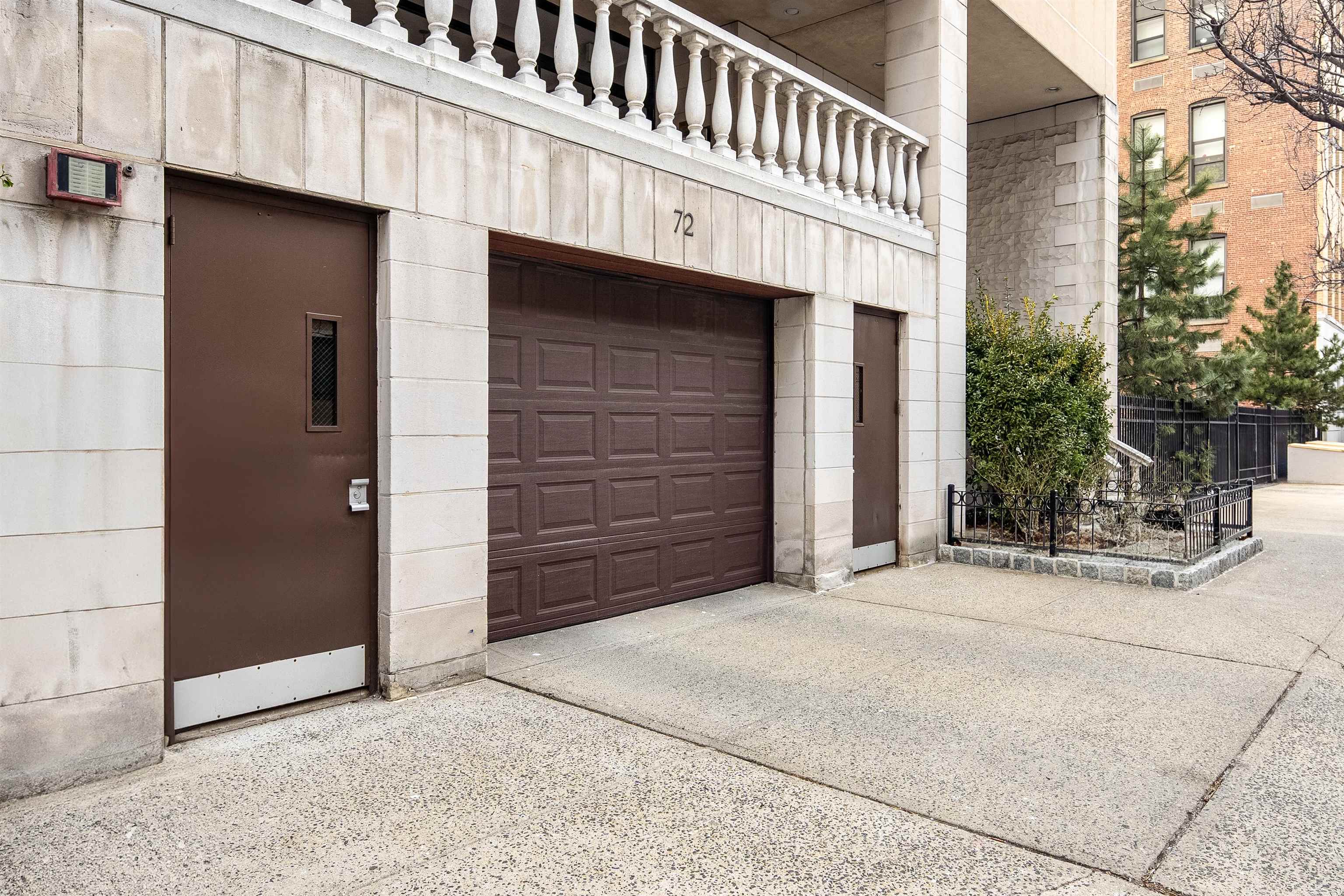 72 PARK AVE Unit: 2D