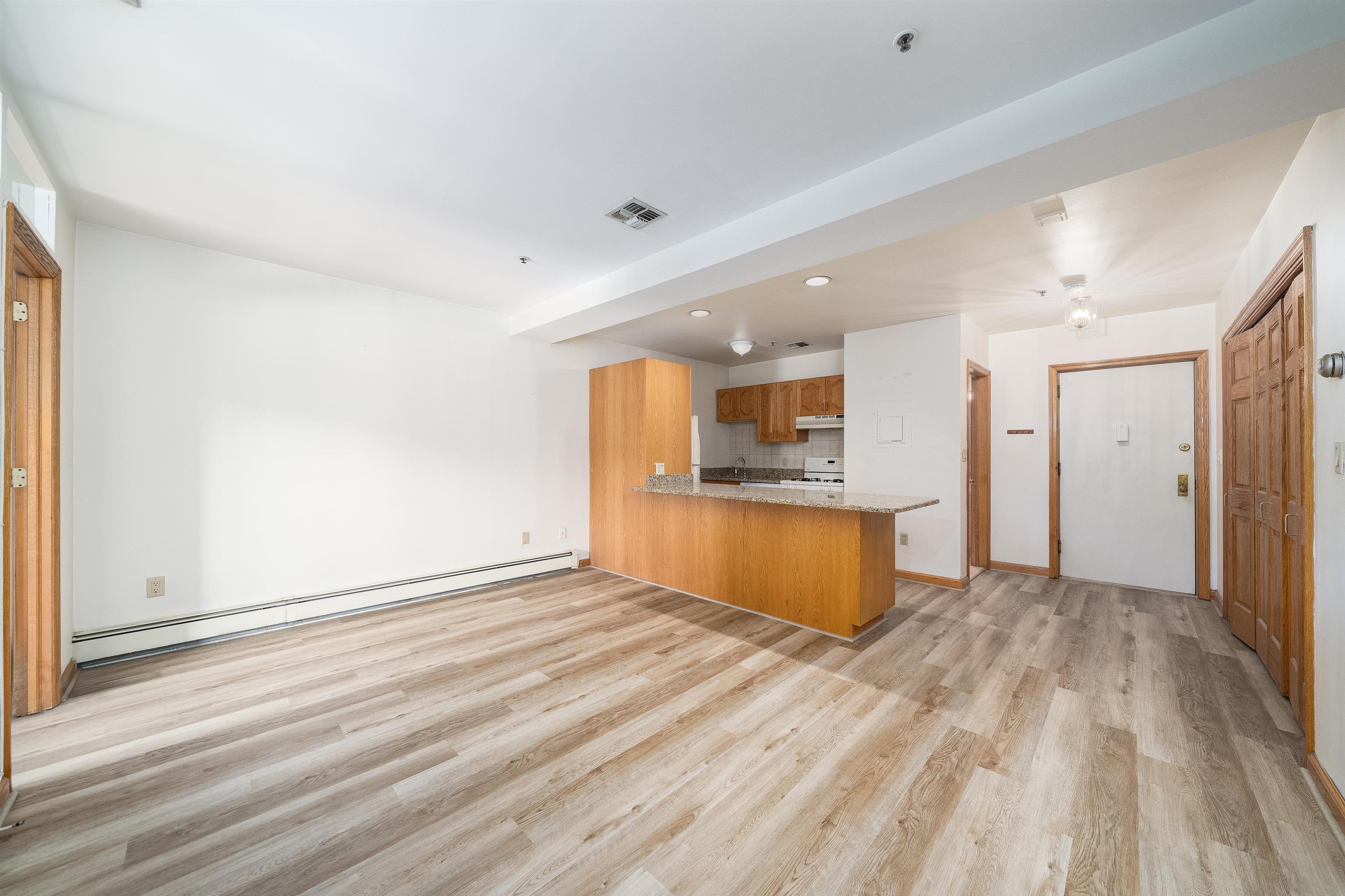 72 PARK AVE Unit: 2D